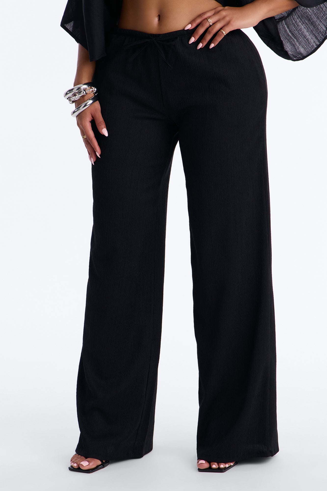 Sadie Low Rise Textured Wide Leg Pant 33″ - Black
