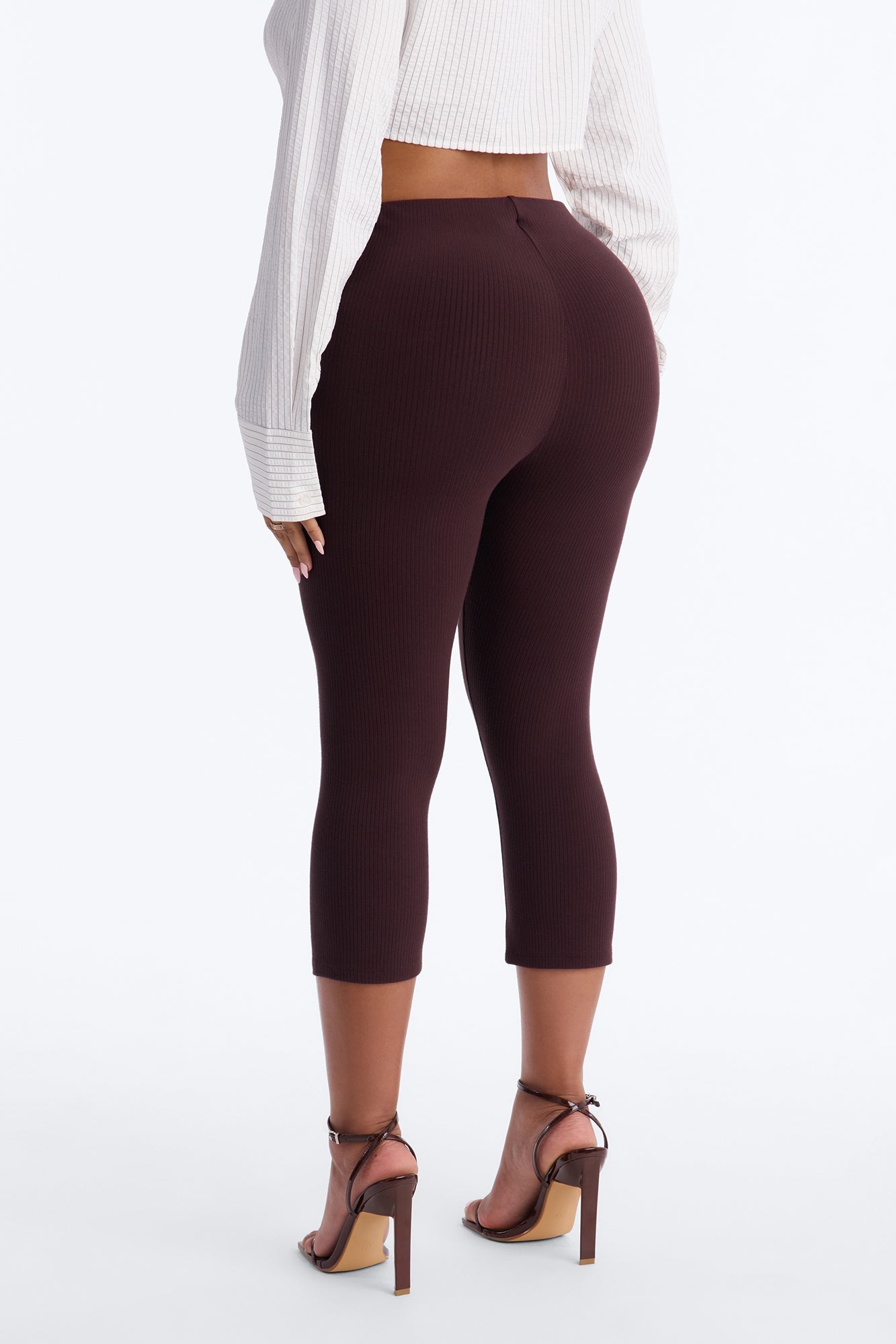 Ultra Ribbed Low Rise Capri Legging - Chocolate NEWFASHIONEDGE