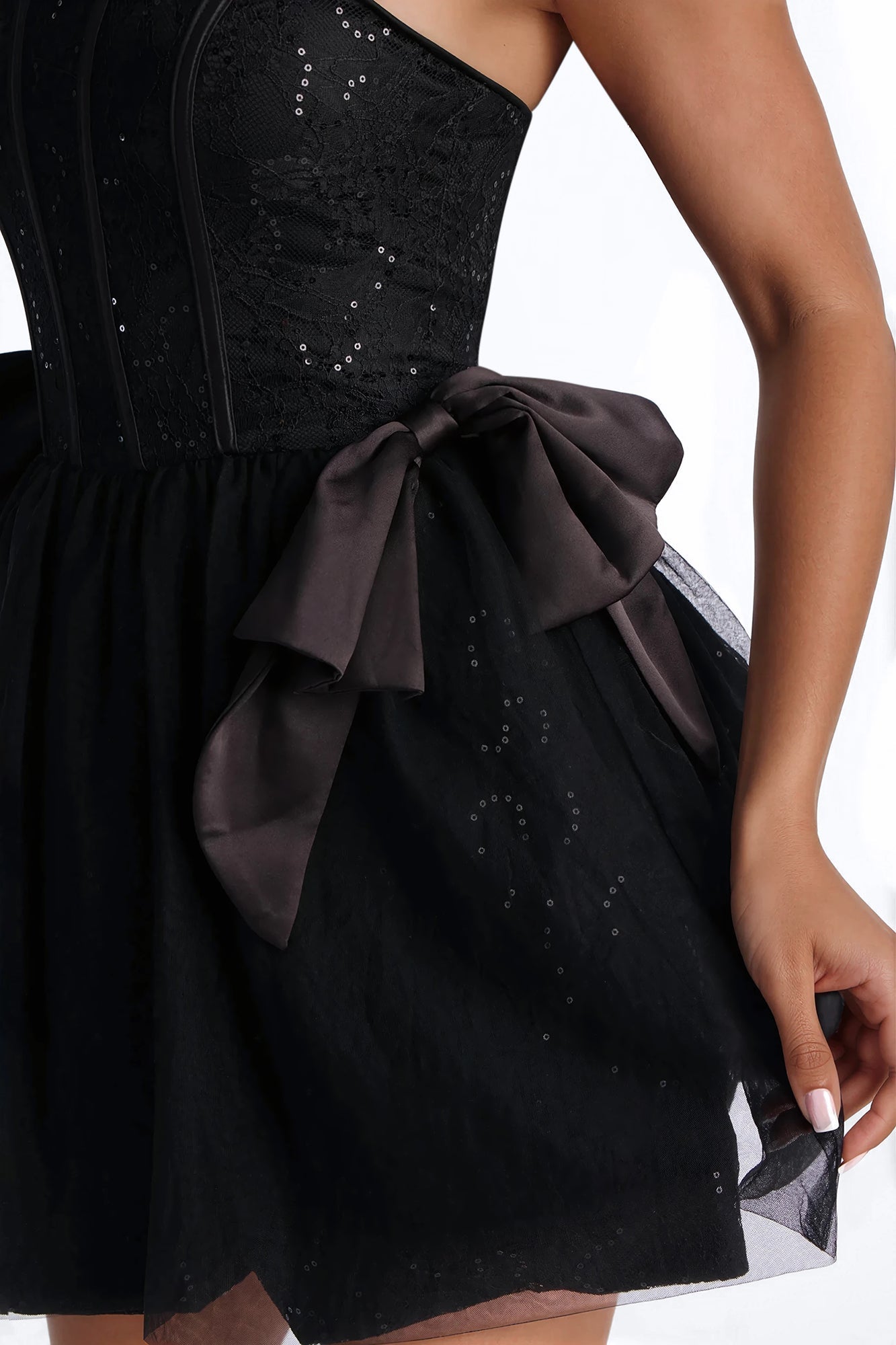 Rayna Embellished Lace Mini Dress - Black NEWFASHIONEDGE