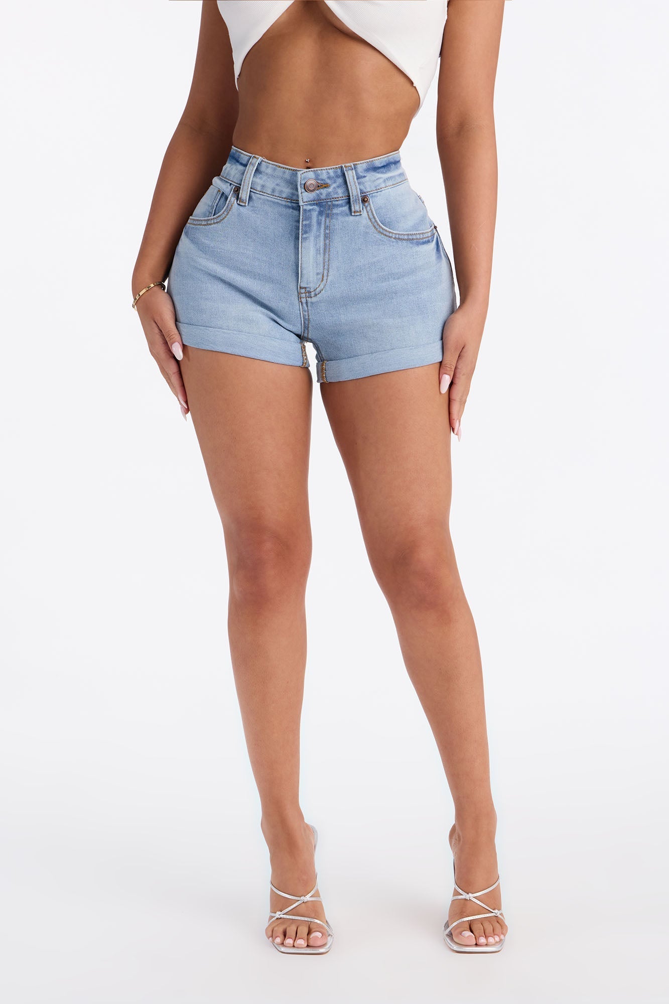 Soleil Rolled Cuff Stretch Denim Shorts - Light Wash NEWFASHIONEDGE