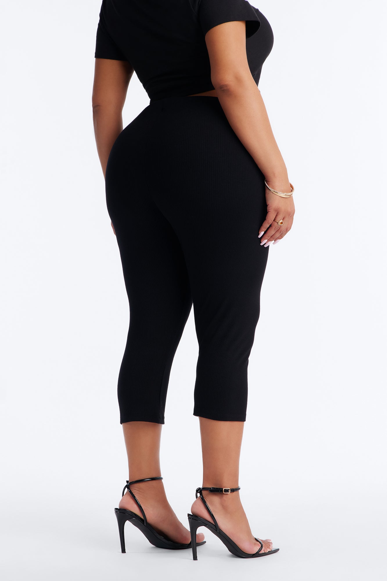 Ultra Ribbed Low Rise Capri Legging - Black NEWFASHIONEDGE