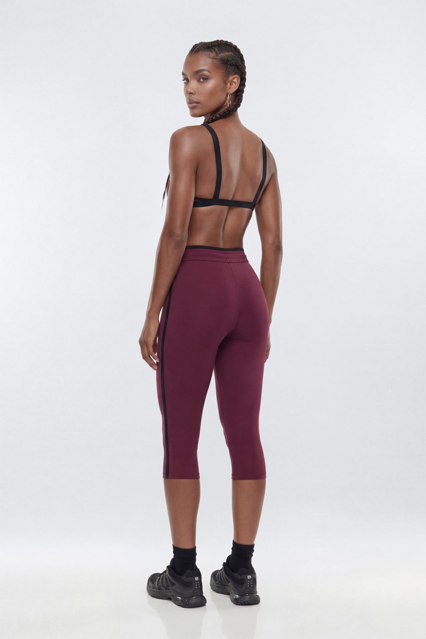 ProStretch™ 17″ Contrast Trim High Rise Capri Legging - Merlot