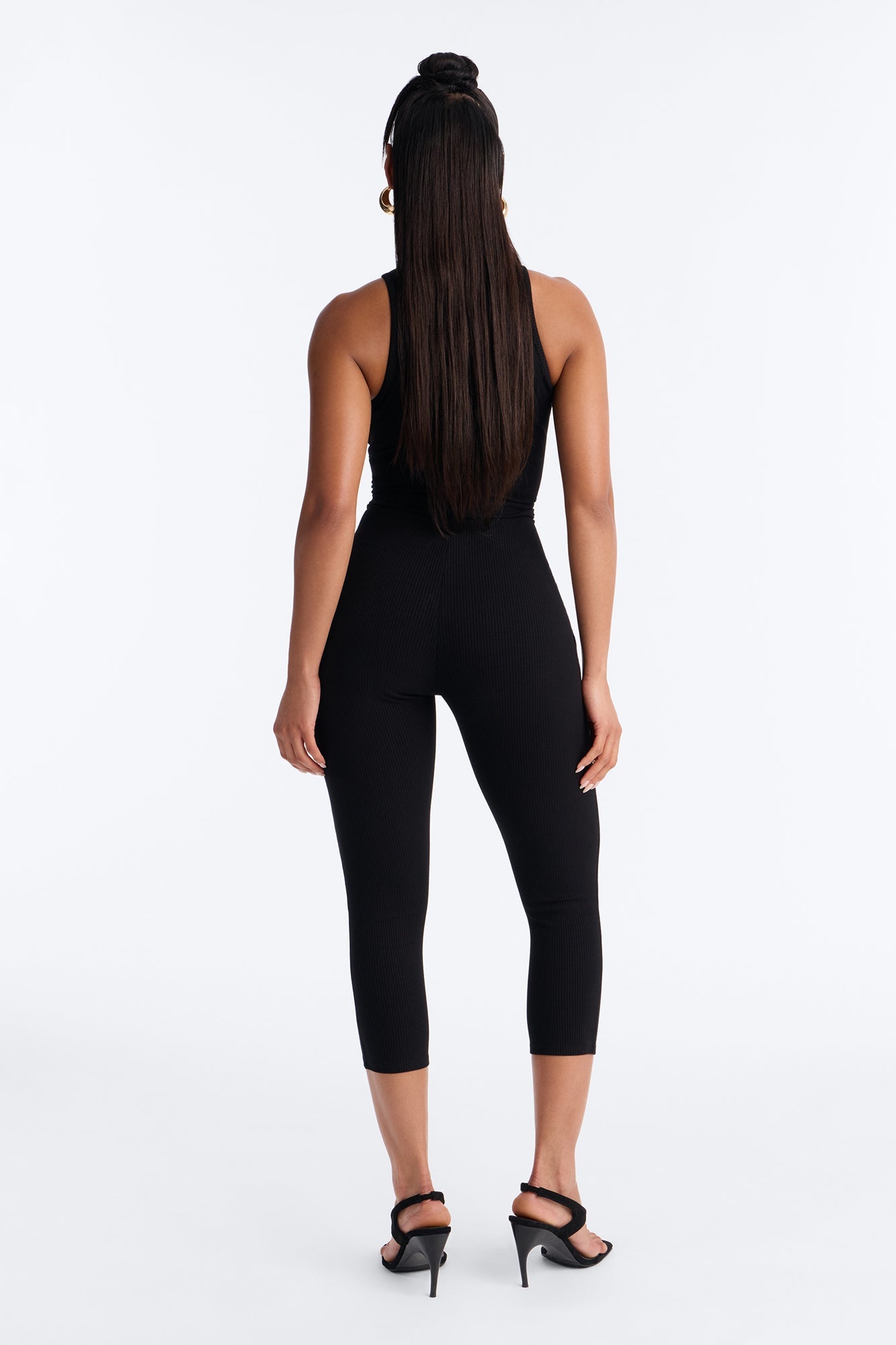 Maribel Sleeveless Snatched Capri Jumpsuit - Black NEWFASHIONEDGE