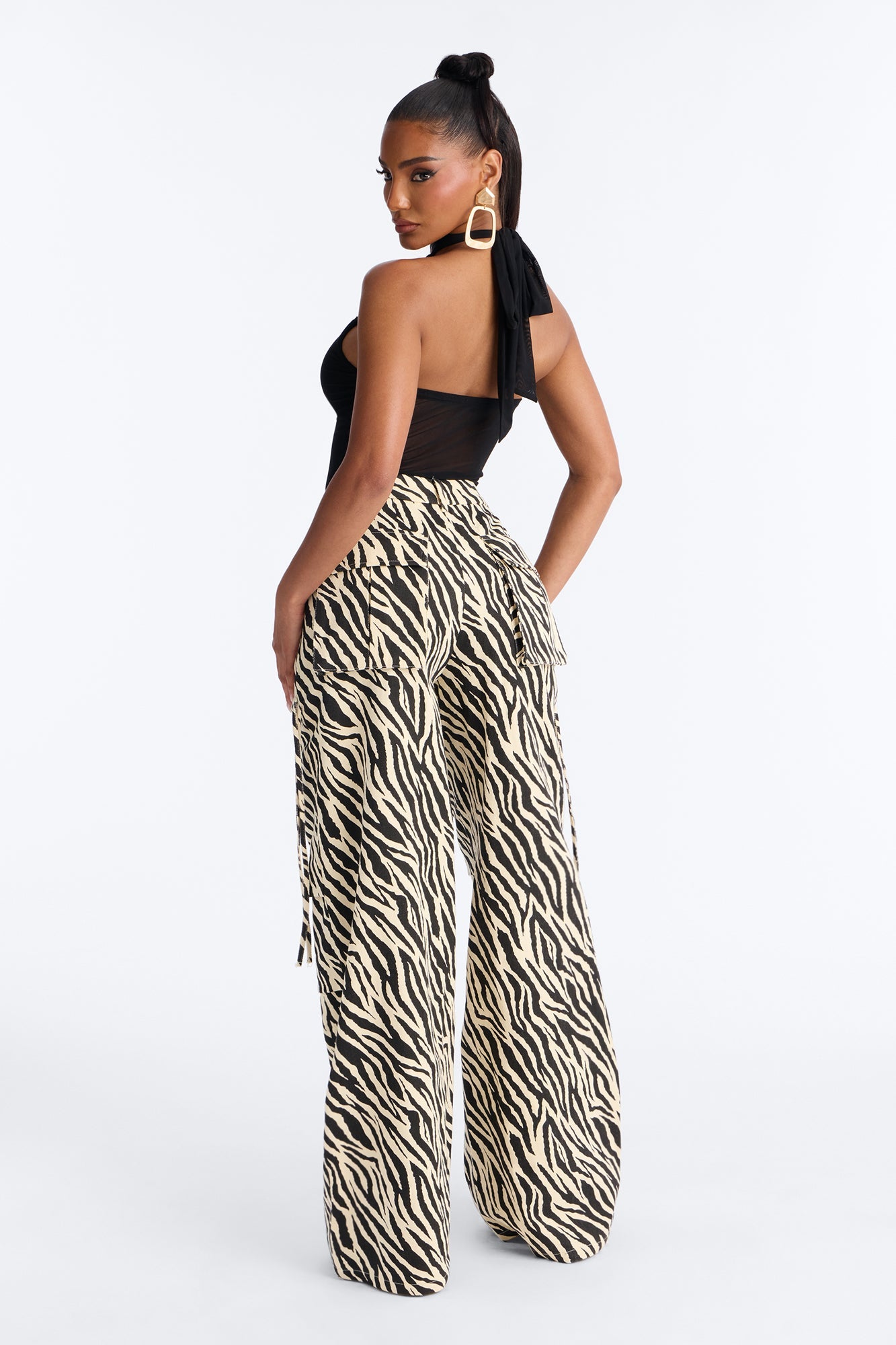 Daring Zebra Wide Leg Pleated Pants 33″ - Black/combo