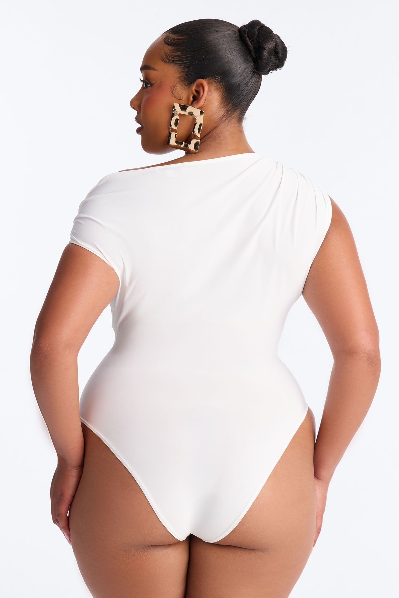 Moments Notice Off Shoulder Bodysuit - White NEWFASHIONEDGE