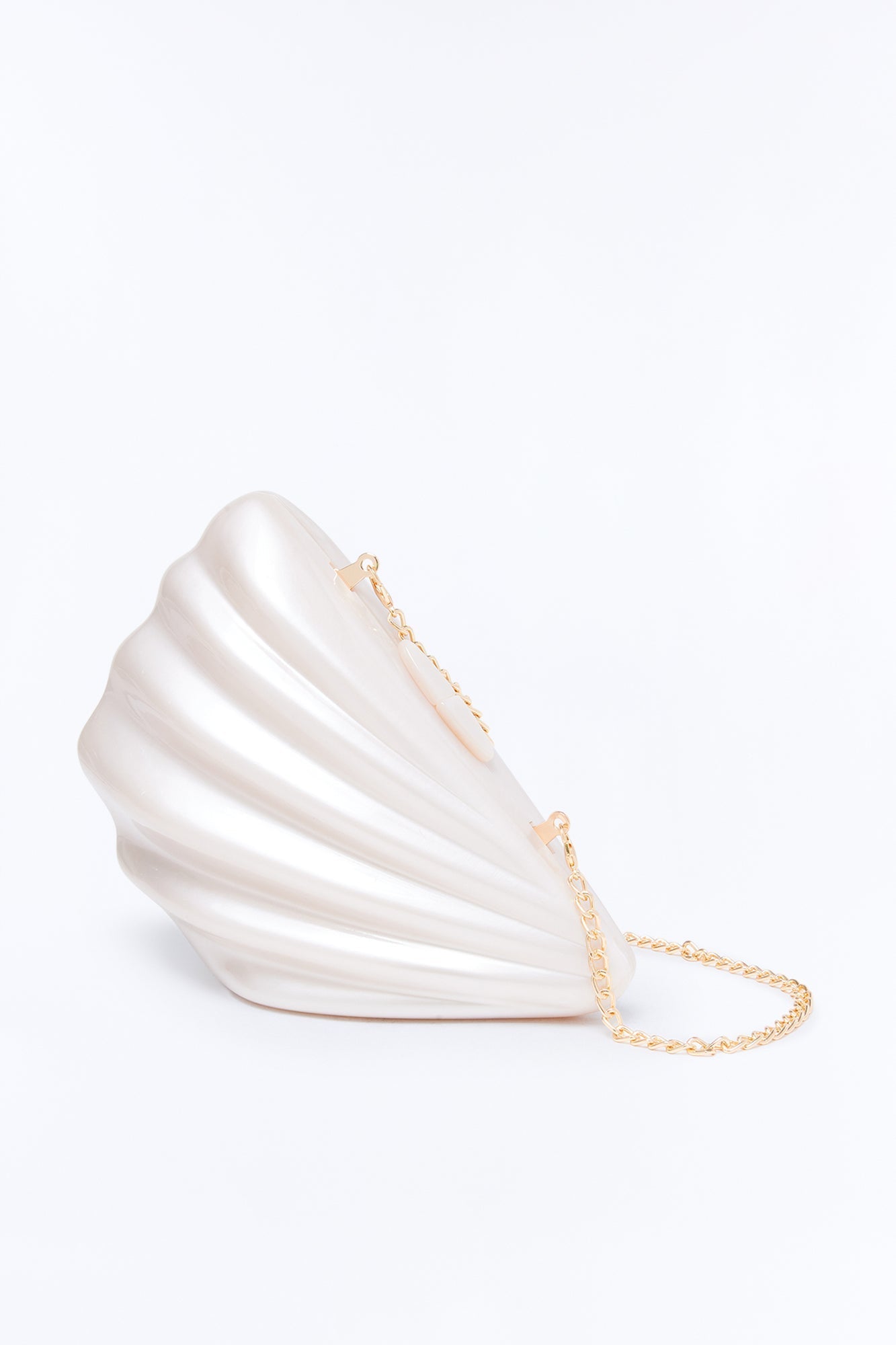 Vacation Treasures Seashell Clutch - Ivory NEWFASHIONEDGE