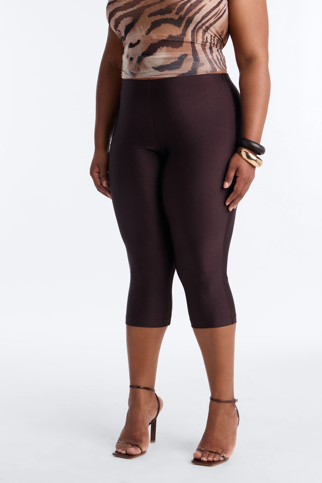 Tricot Low Rise Clean Waistband Capri Legging - Chocolate NEWFASHIONEDGE