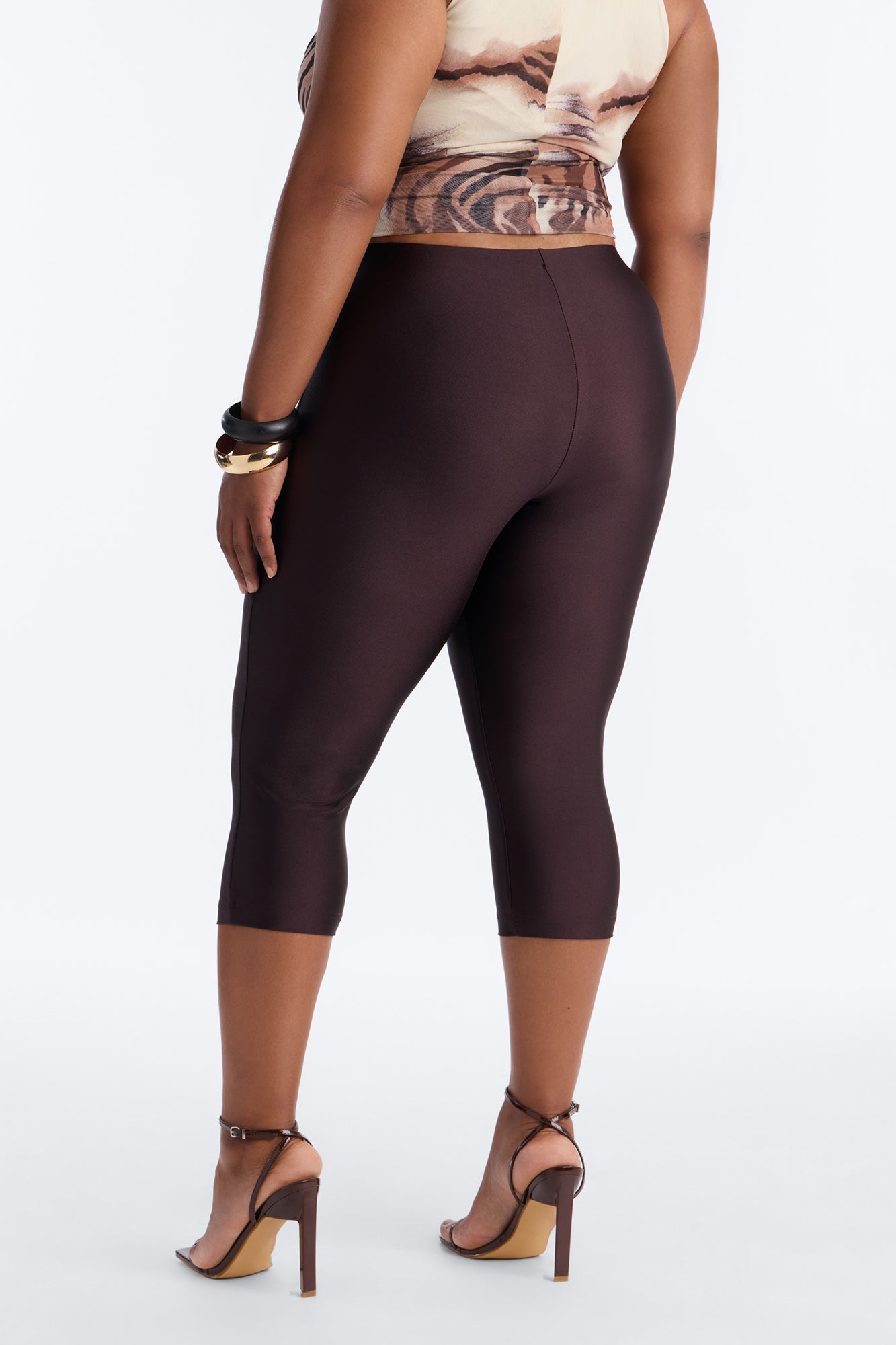 Tricot Low Rise Clean Waistband Capri Legging - Chocolate NEWFASHIONEDGE