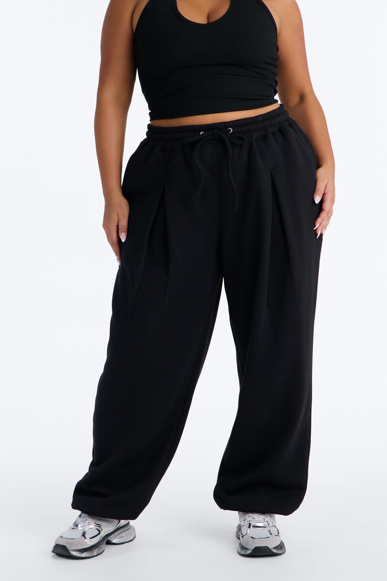 Mia Pleated Fleece Jogger Pants - Black NEWFASHIONEDGE