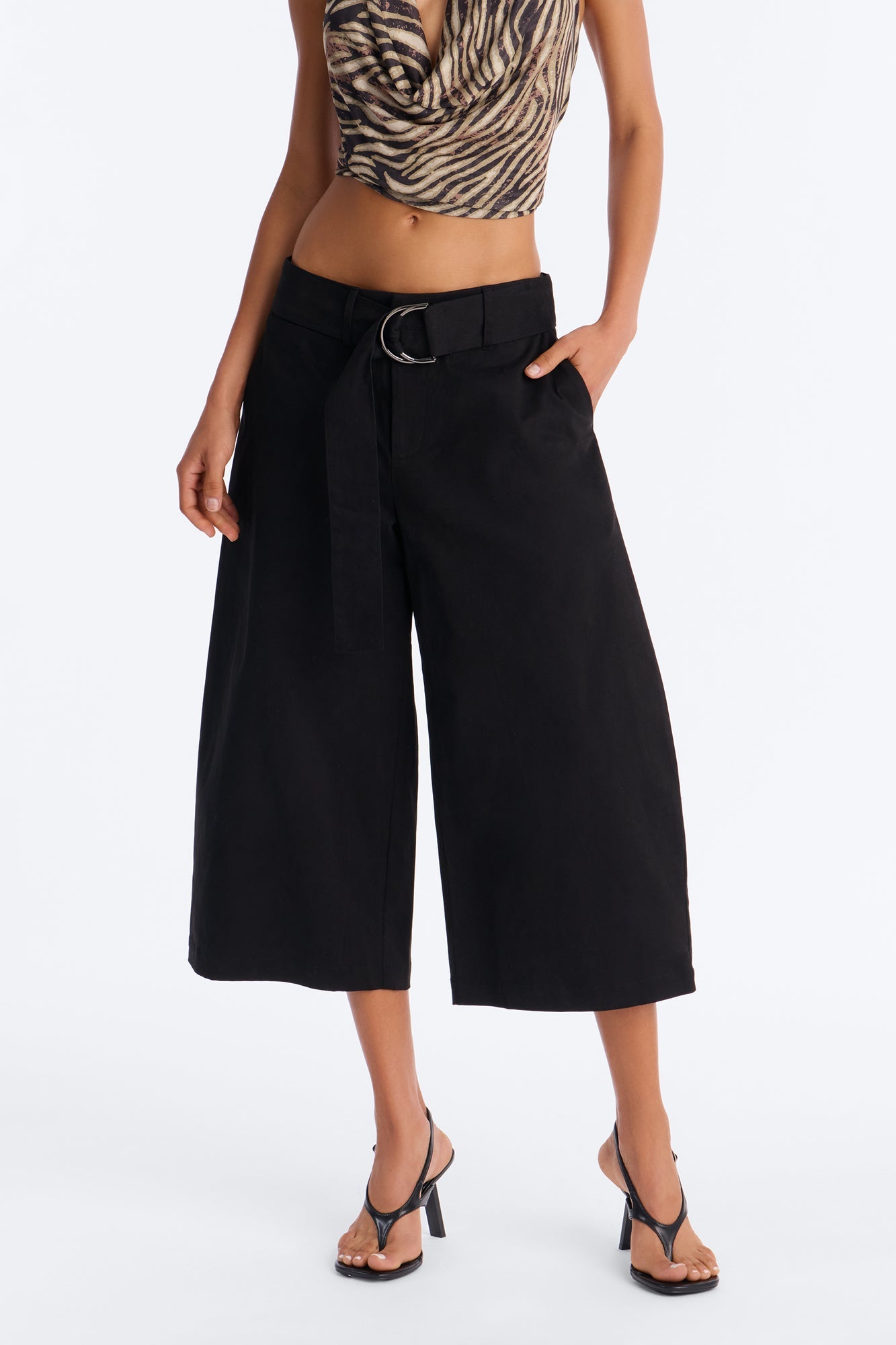 Charity Mid Rise Culotte Barrel Leg Pant - Black