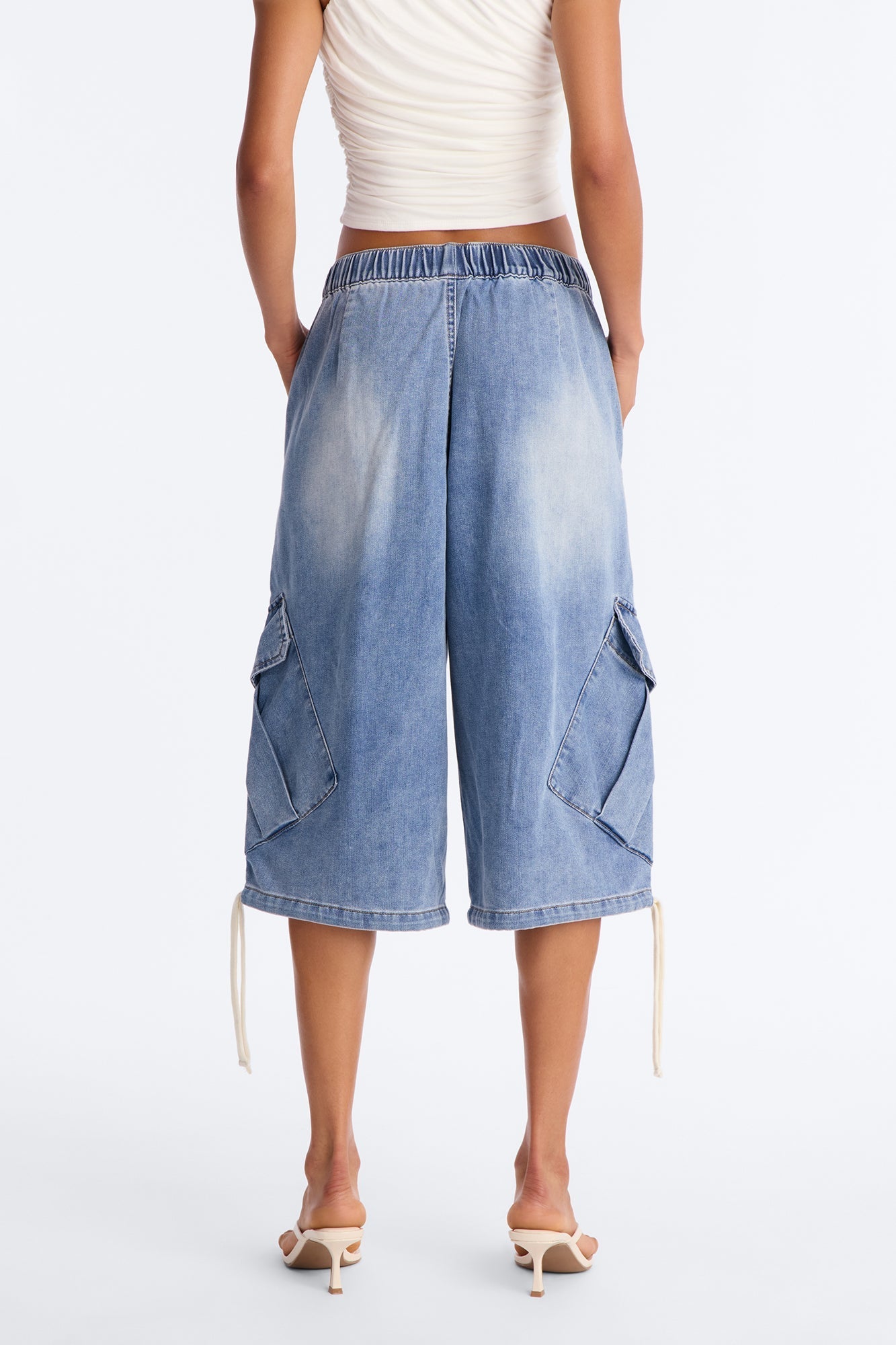 Aruba Pull On Cargo Denim Jorts - Light Wash NEWFASHIONEDGE