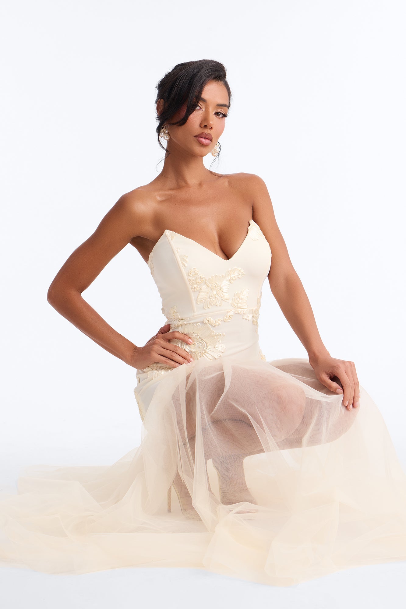 Elena Embroidered Mermaid Gown - White NEWFASHIONEDGE