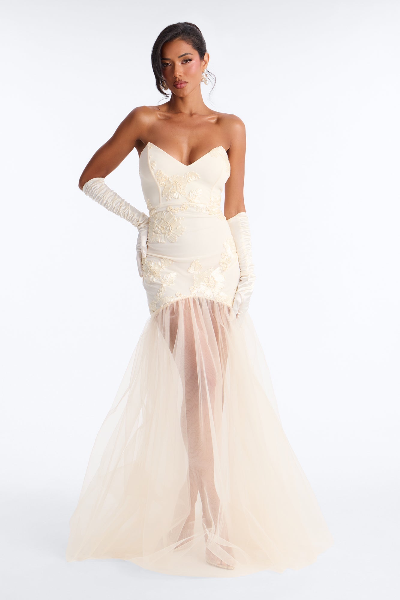 Elena Embroidered Mermaid Gown - White NEWFASHIONEDGE