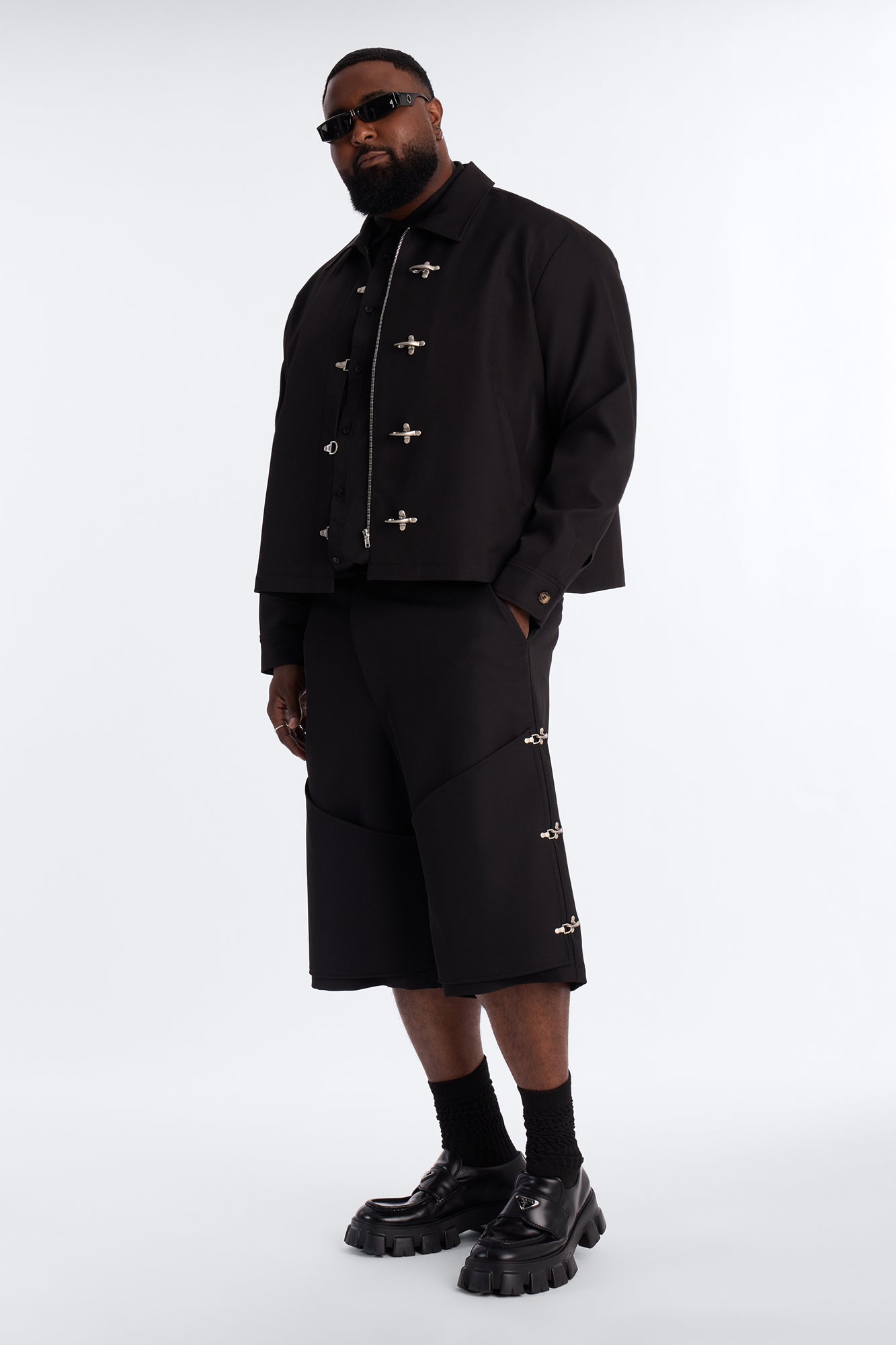 Baggy Vie Clasp Short - Black