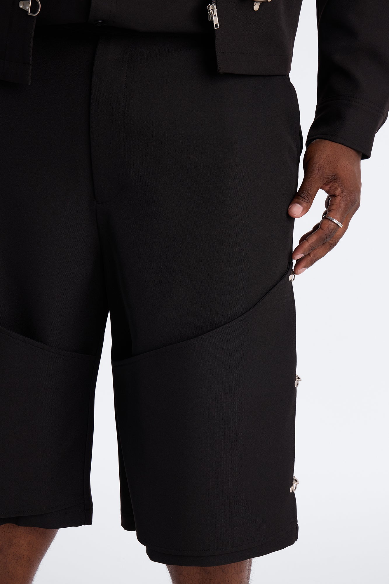 Baggy Vie Clasp Short - Black