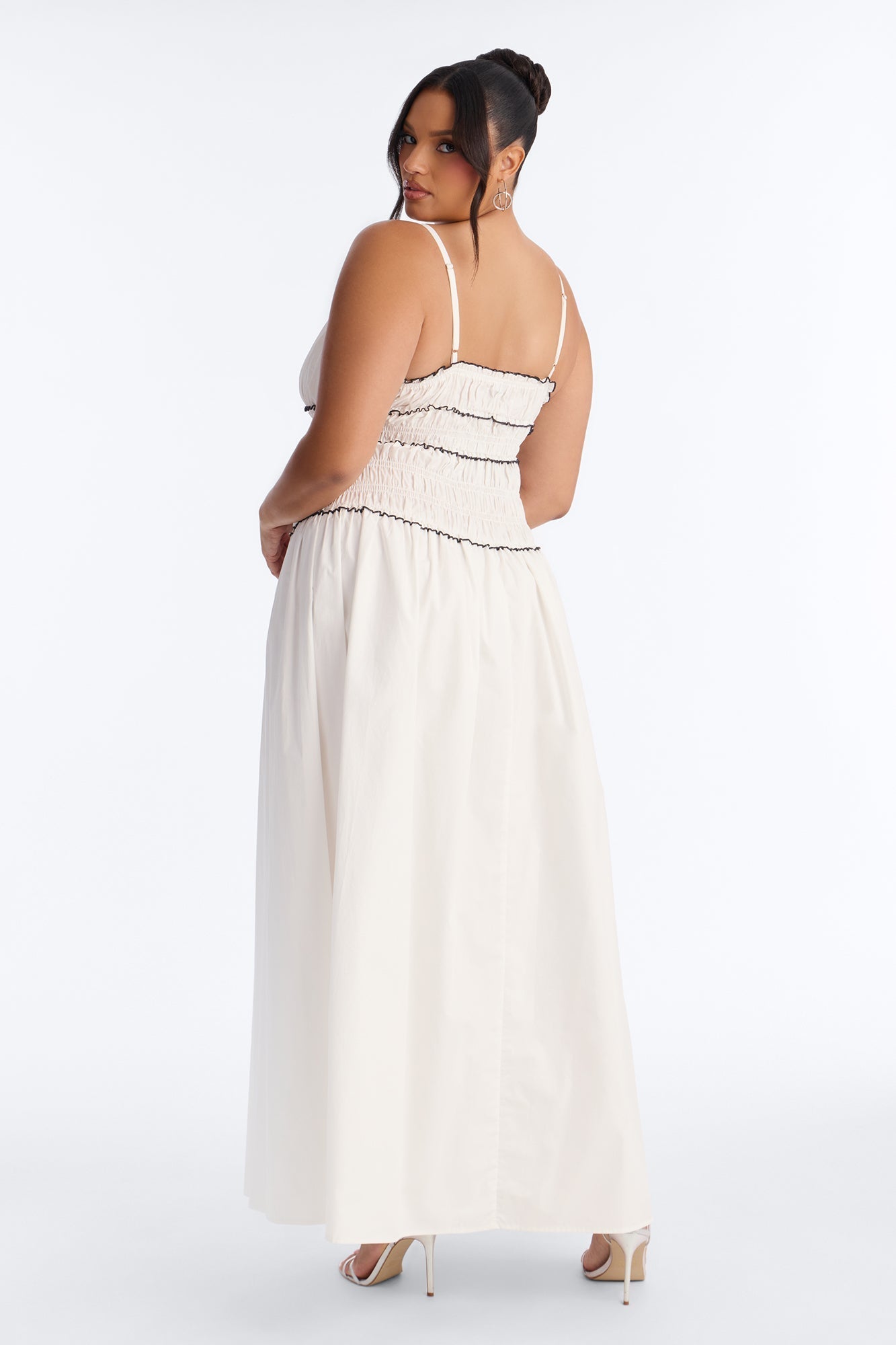 Coastal Breeze Ruched Maxi Dress - White/Black NEWFASHIONEDGE