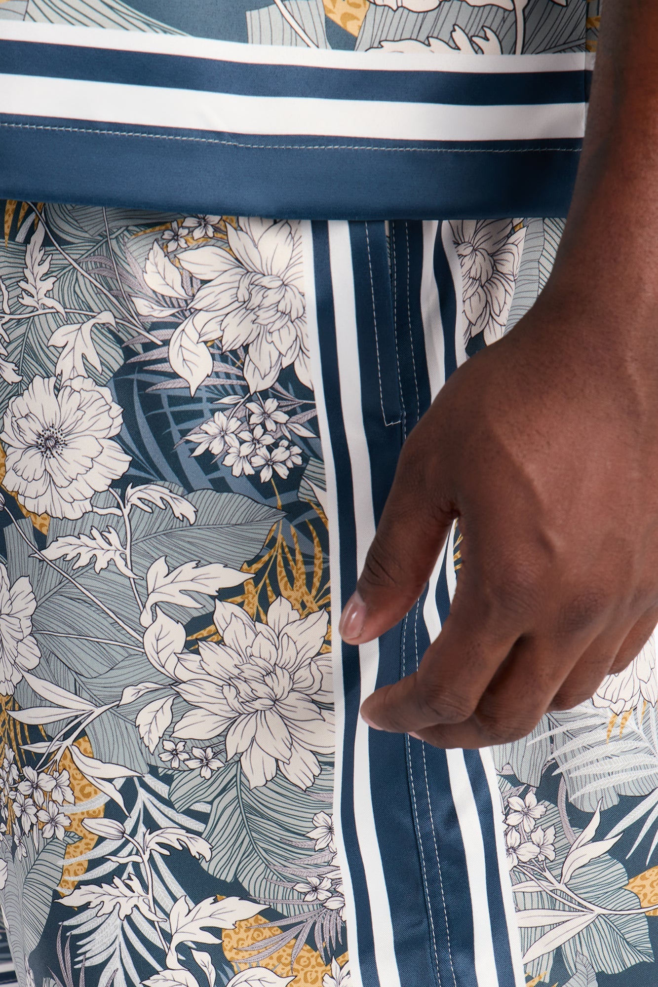Relaxed Palm Vista Short - Blue