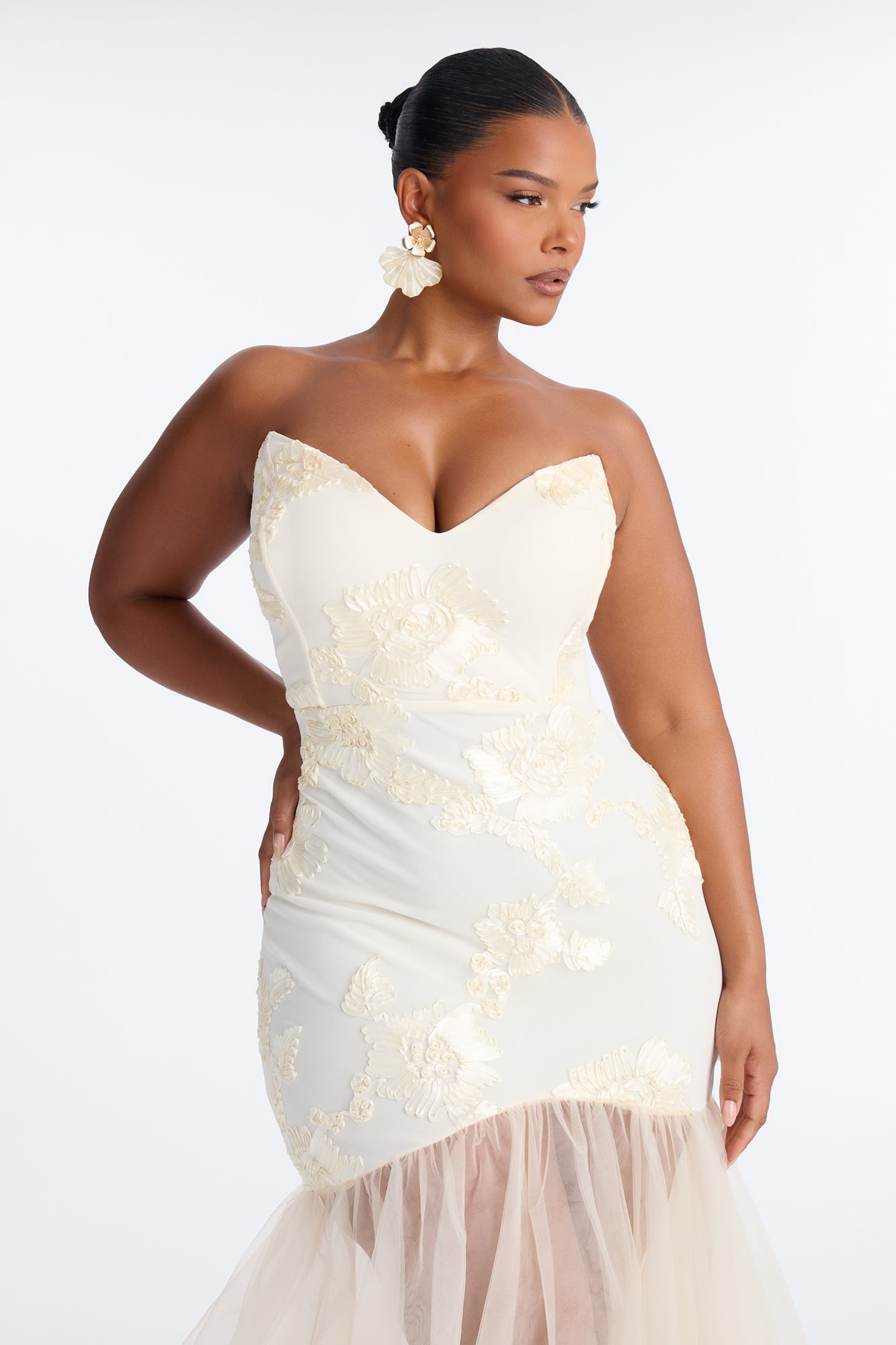 Elena Embroidered Mermaid Gown - White NEWFASHIONEDGE
