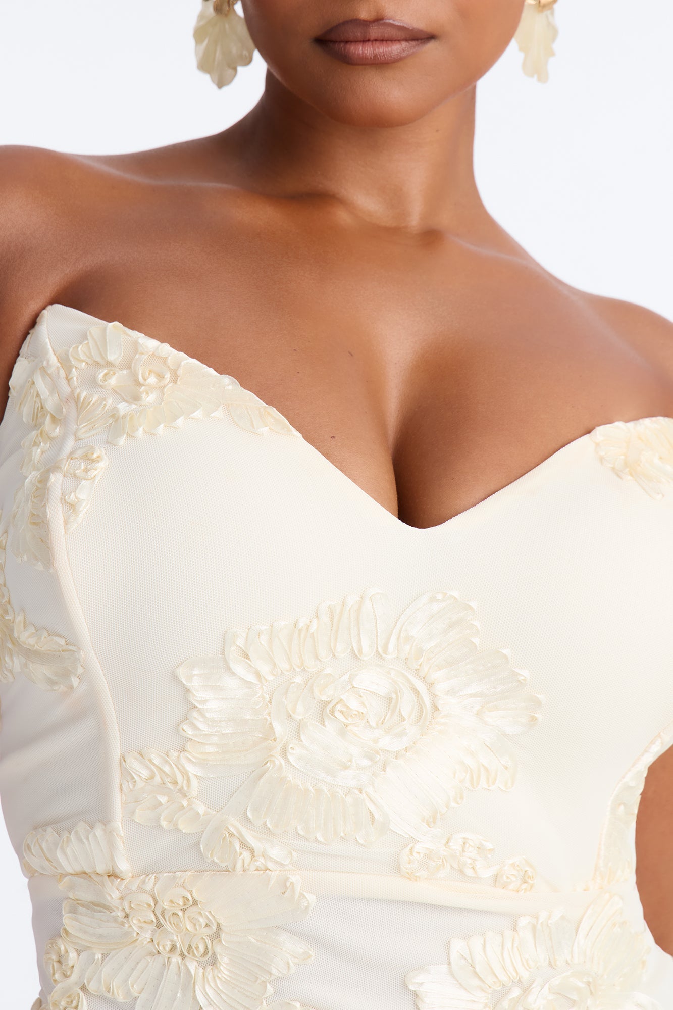 Elena Embroidered Mermaid Gown - White NEWFASHIONEDGE
