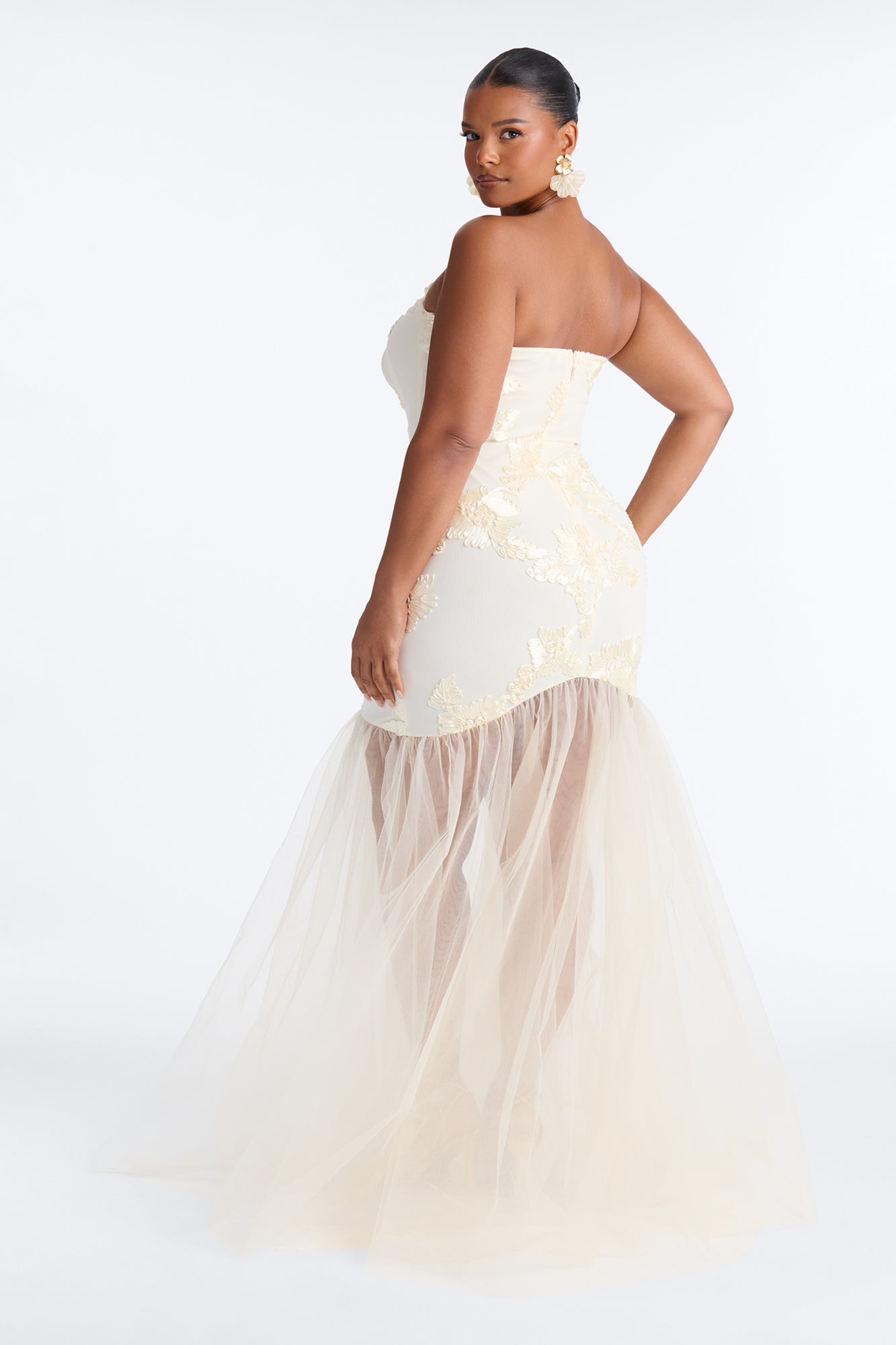 Elena Embroidered Mermaid Gown - White NEWFASHIONEDGE