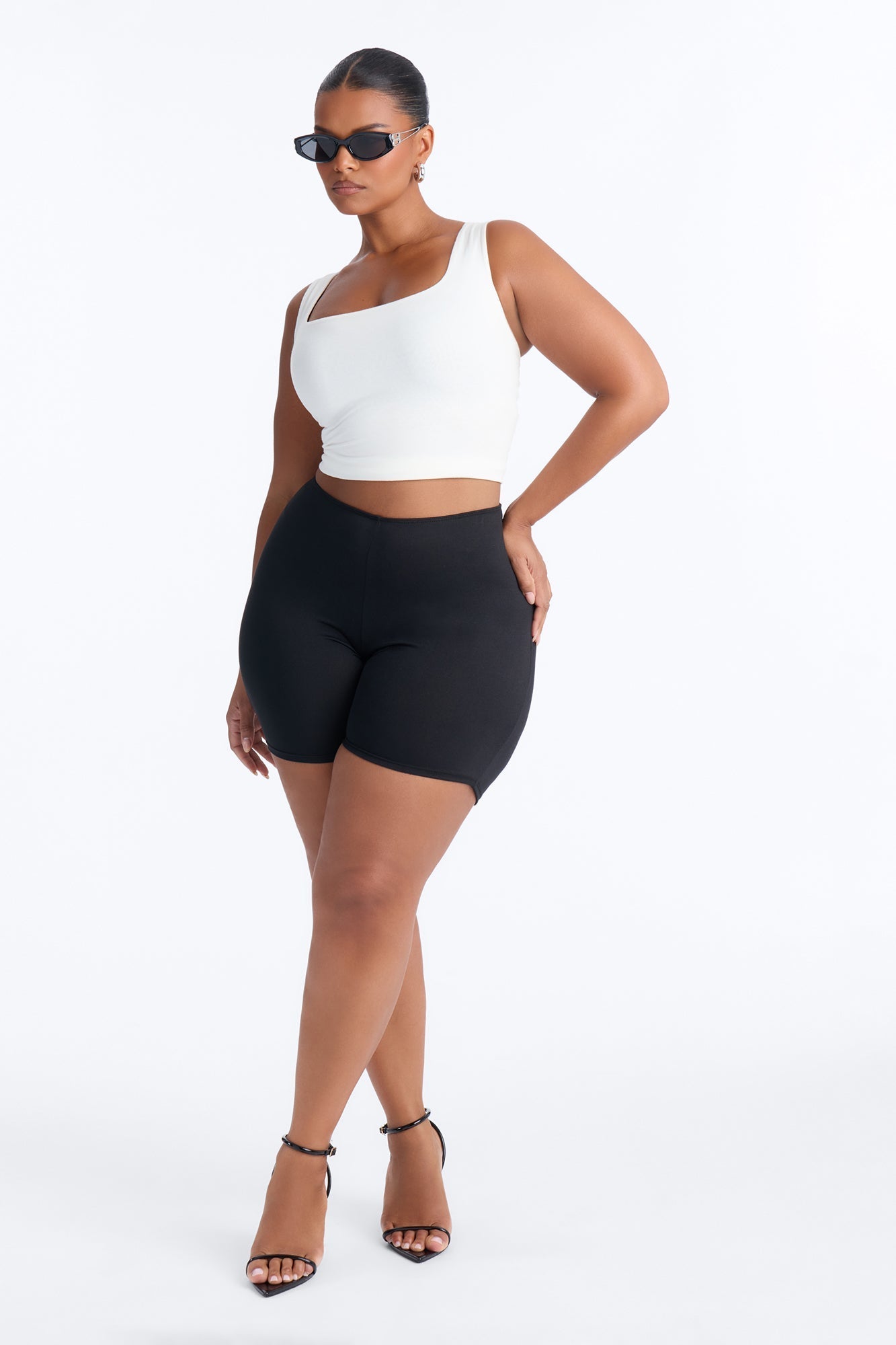 Feeling Cheeky Mid Rise Ruched Butt Biker Short 6″ - Black NEWFASHIONEDGE