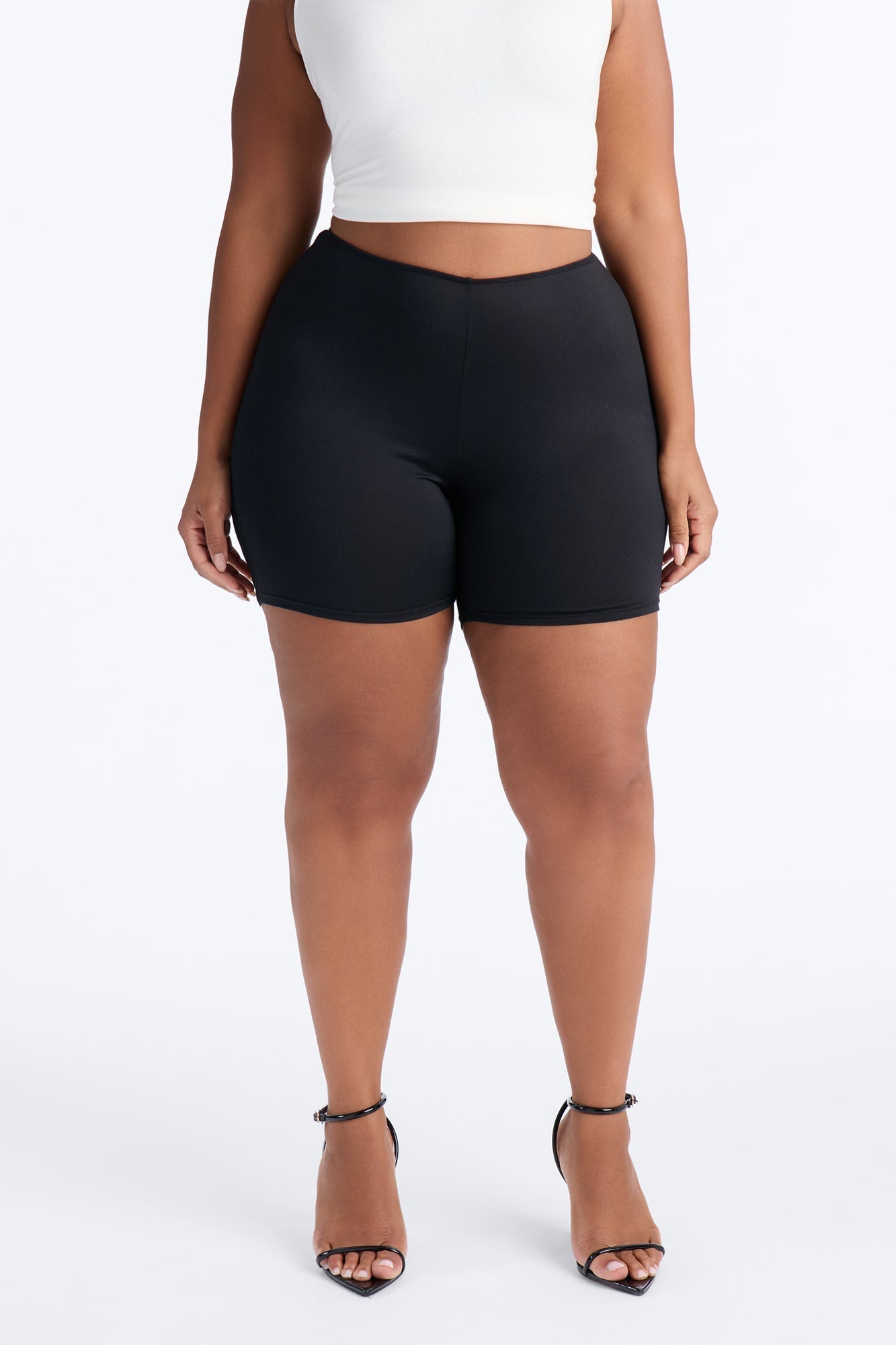 Feeling Cheeky Mid Rise Ruched Butt Biker Short 6″ - Black NEWFASHIONEDGE