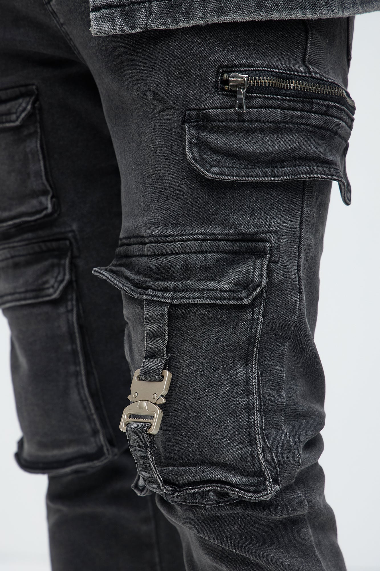 Cargo Pocket Slim Taper Jeans - Black
