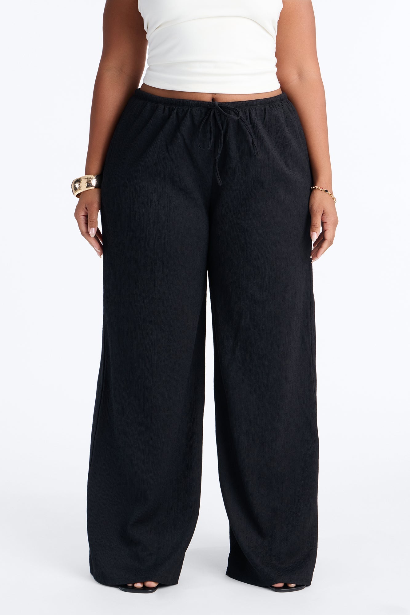 Sadie Low Rise Textured Wide Leg Pant 33″ - Black NEWFASHIONEDGE