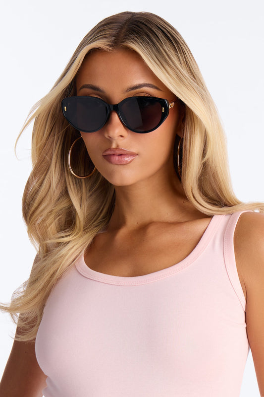 Tell Me The Tea Sunglasses - Black