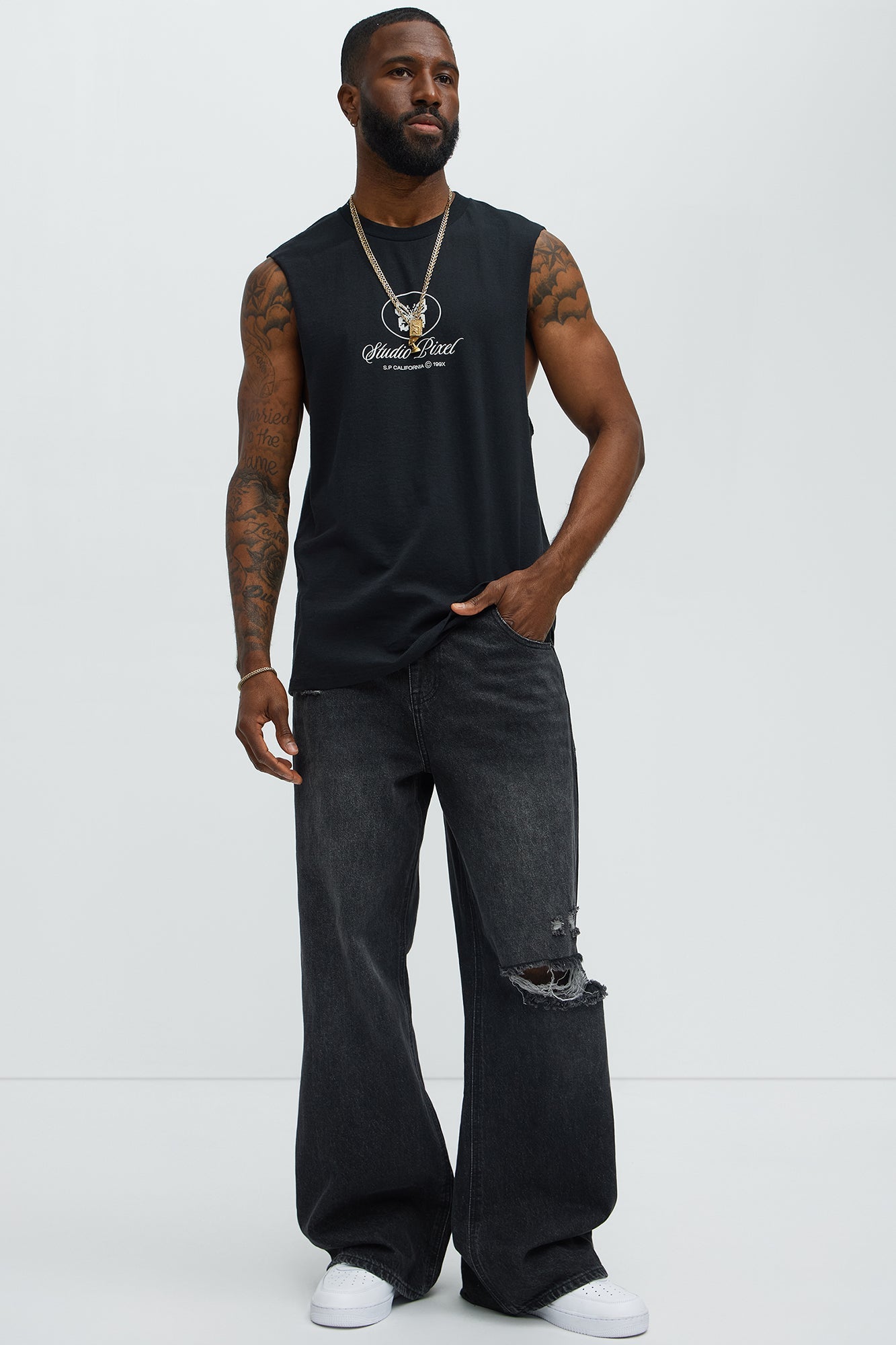 Studio Pixel Muscle Tee - Black