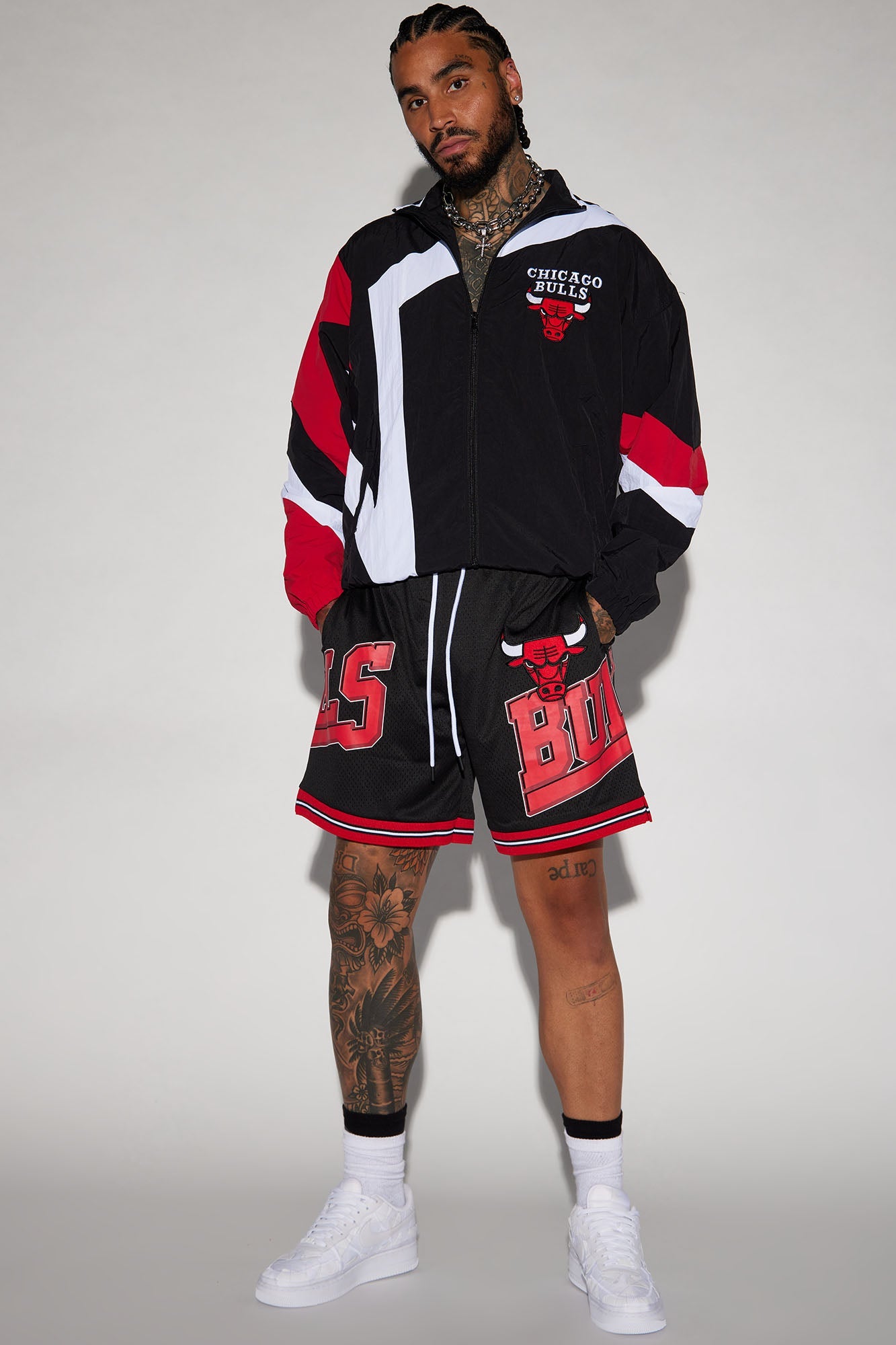 Bulls Step Back Mesh Shorts - Black