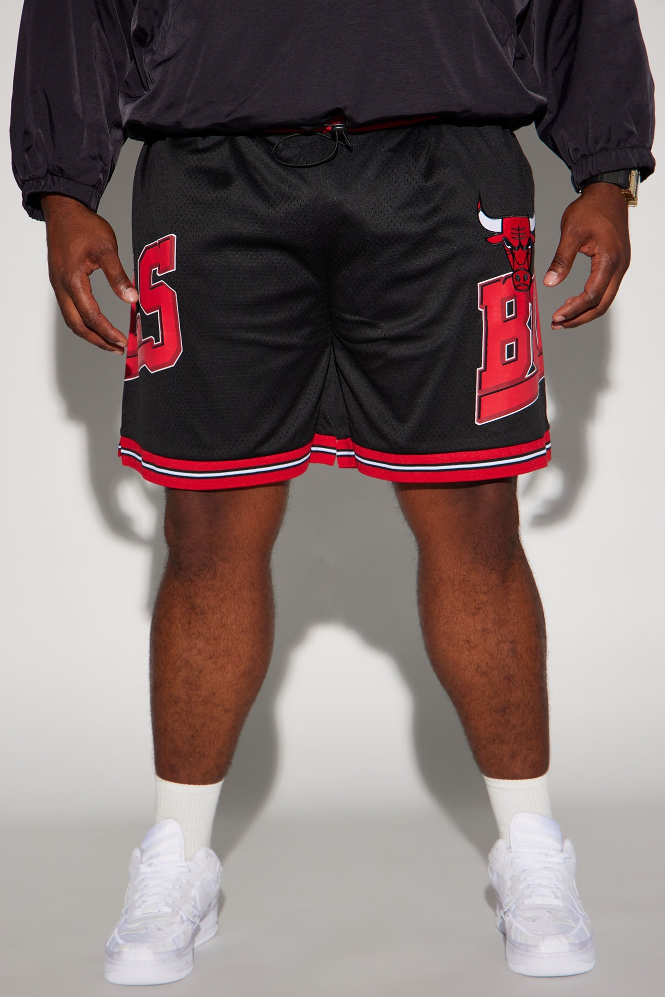 Bulls Step Back Mesh Shorts - Black