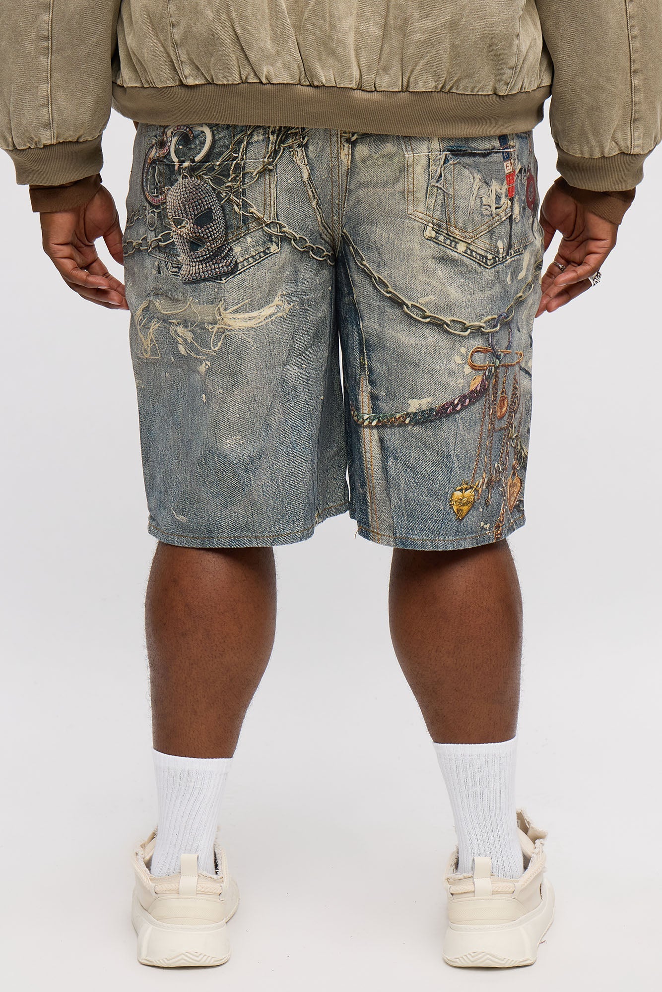 Relaxed Chain Distressed Printed Denim Short - Light Wash