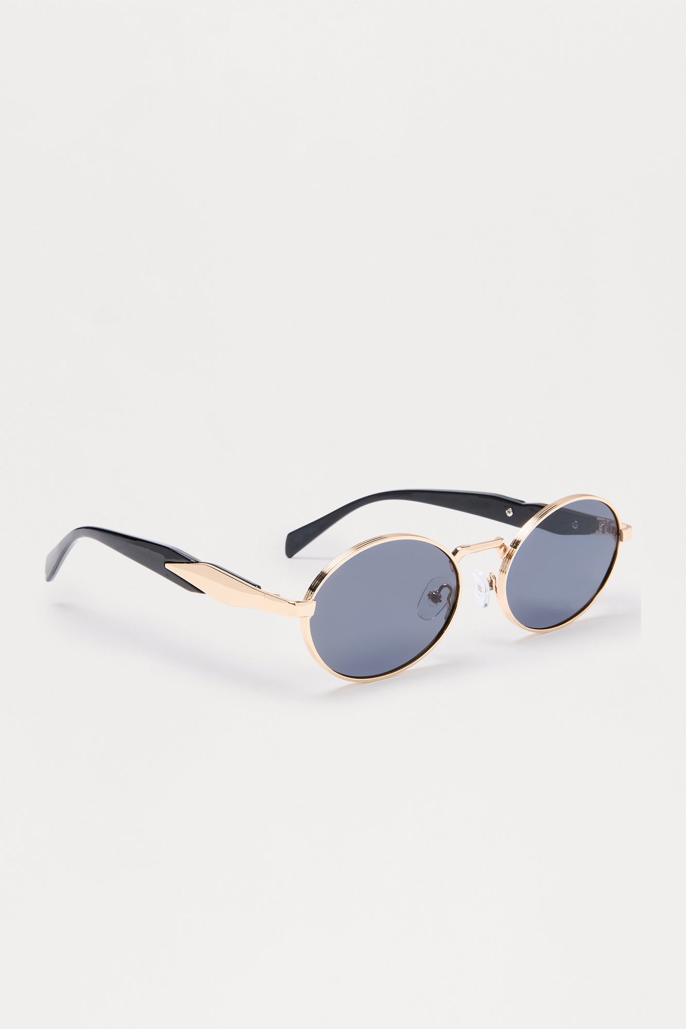 Striking Round Frame Metal Sunglasses - Black