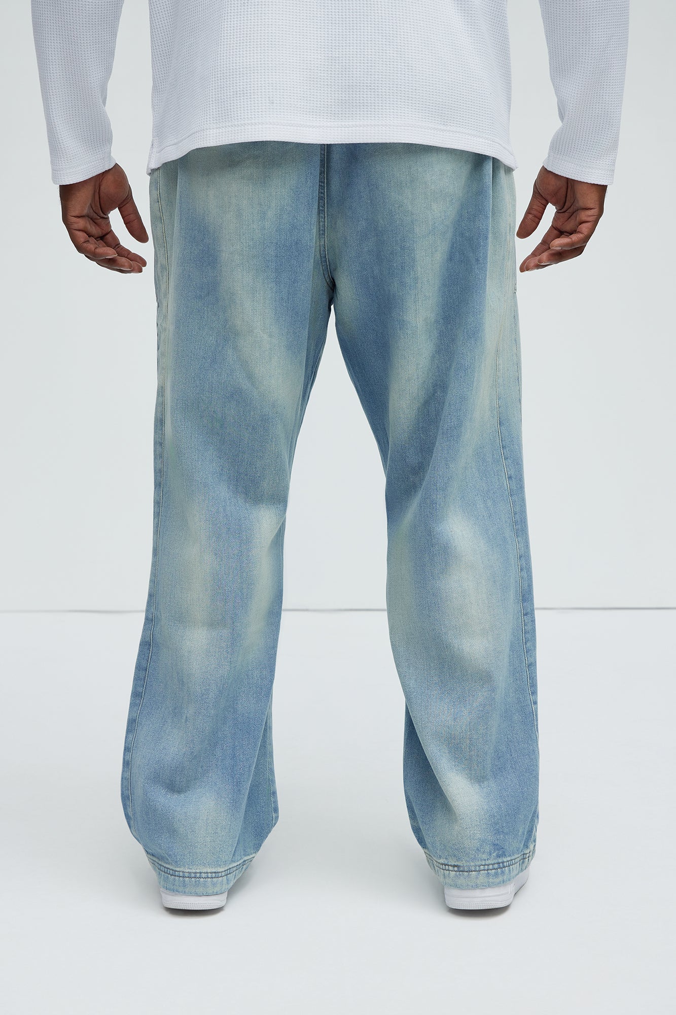 Tahir Relaxed Straight Jeans - Light Wash