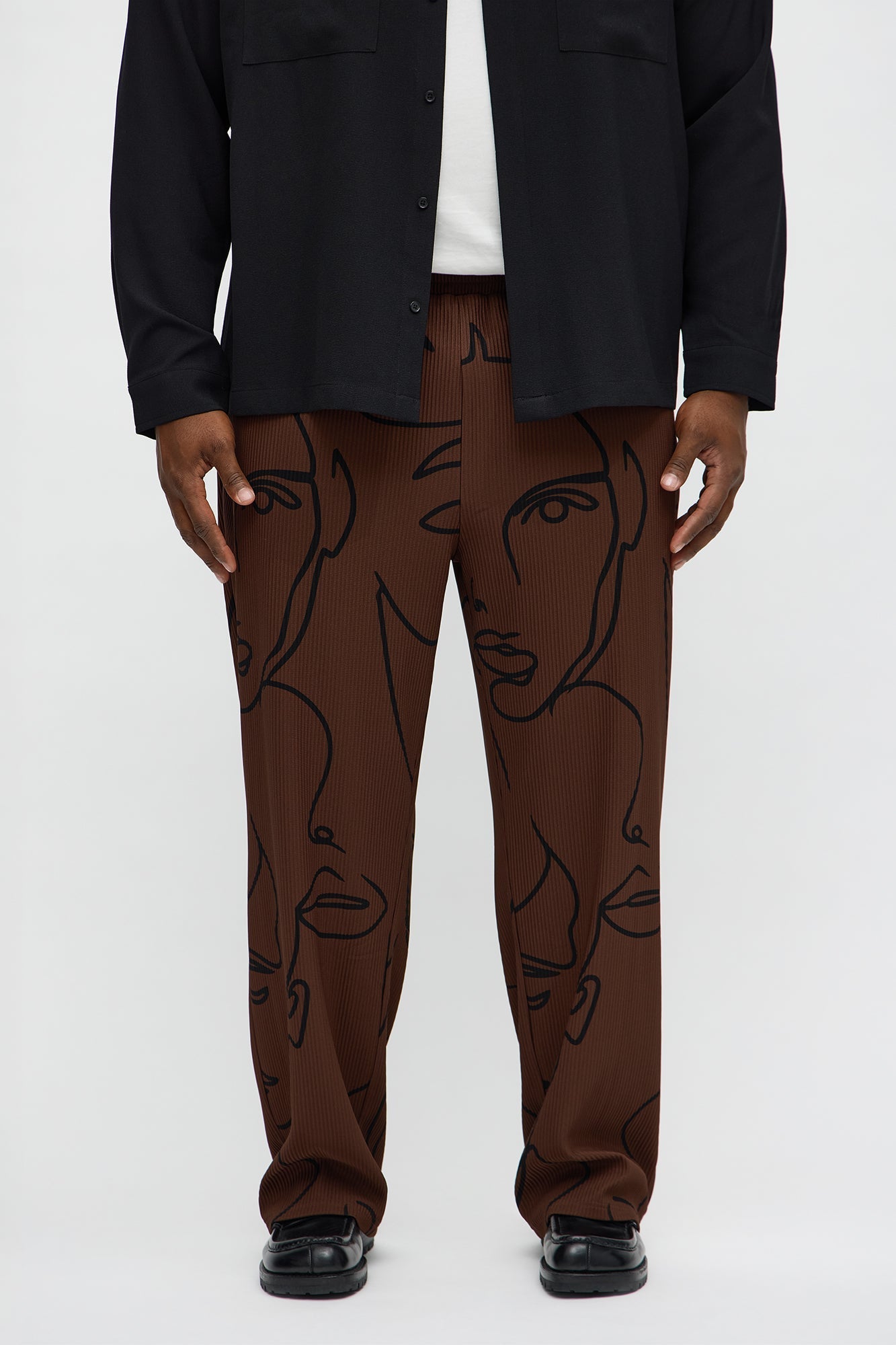 Straight Show Up Printed Face Pant - Brown