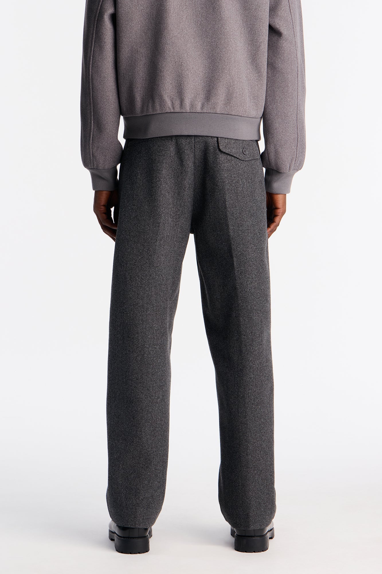 Midtown Relaxed Pant - Charcoal