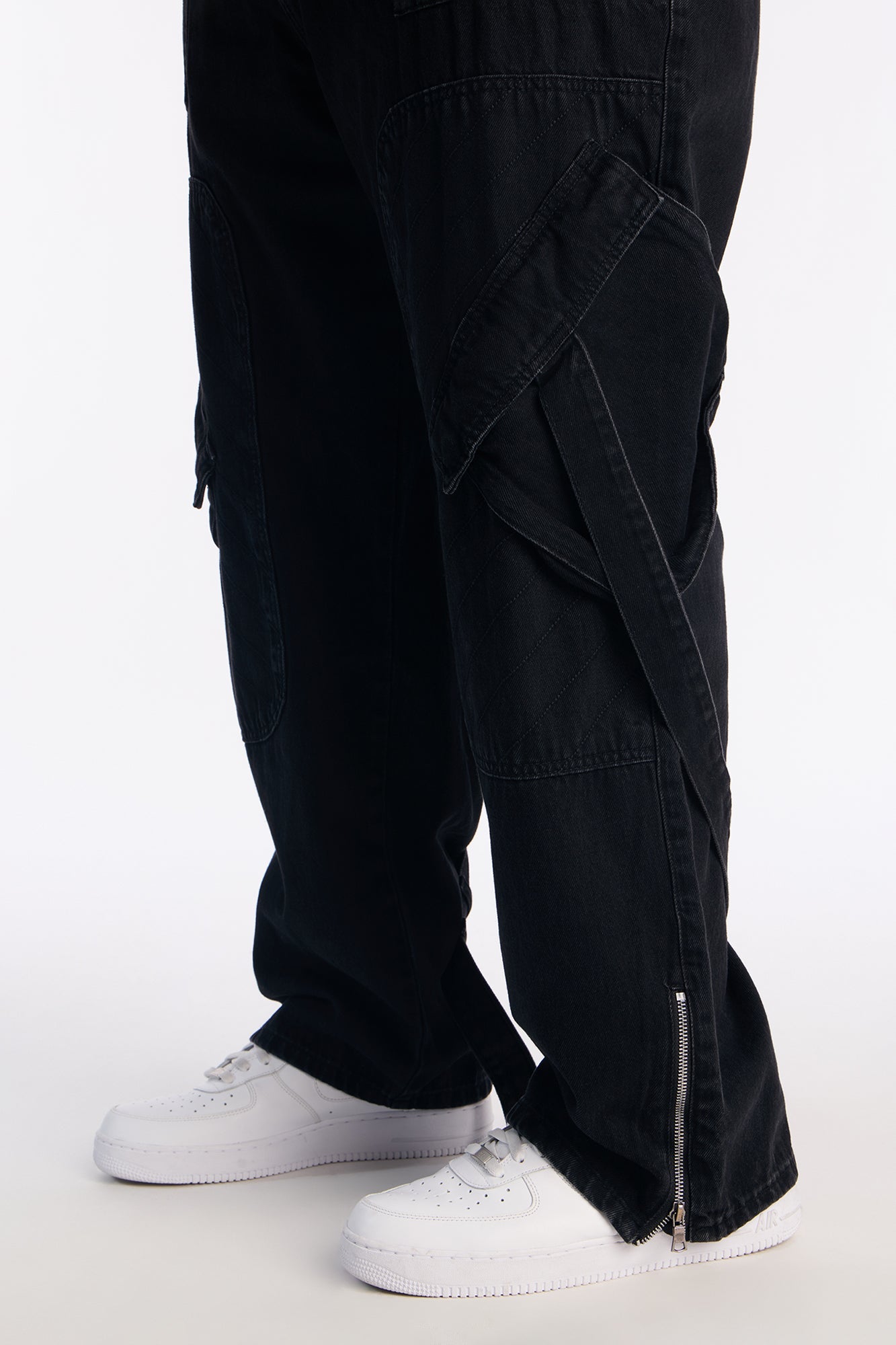 Relaxed Straight Paneled Cargo Jean - Black Wash