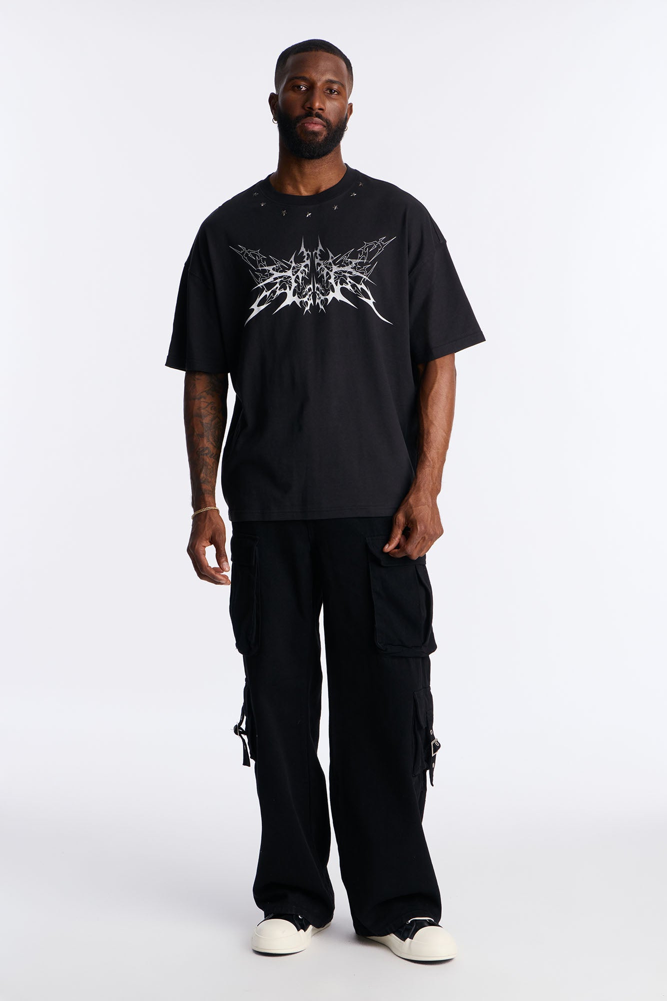 Metal Star Studded Short Sleeve Tee - Black