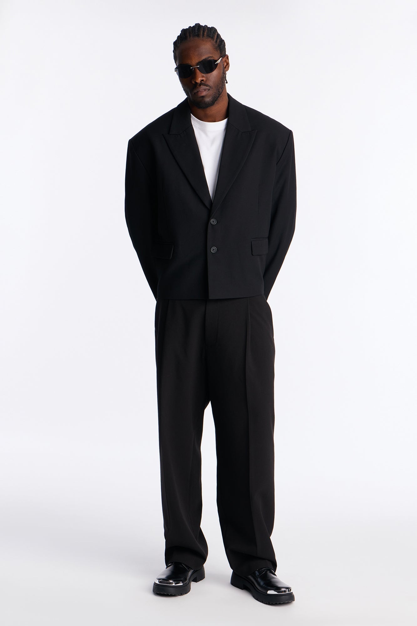 Cropped Peak Lapel Single Breasted Blazer - Black