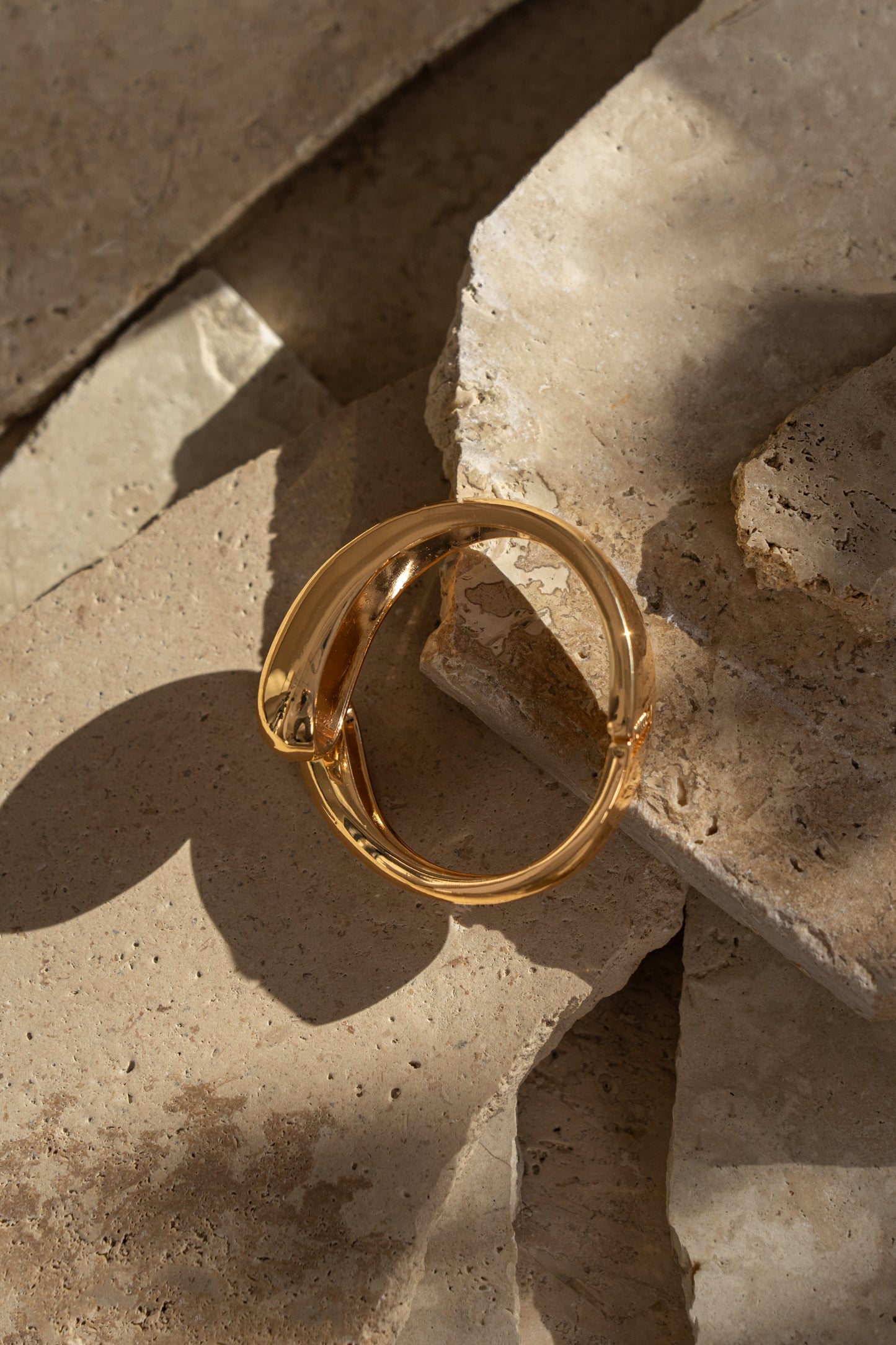 Gold Lori Hinge Bracelet JLUXLABEL