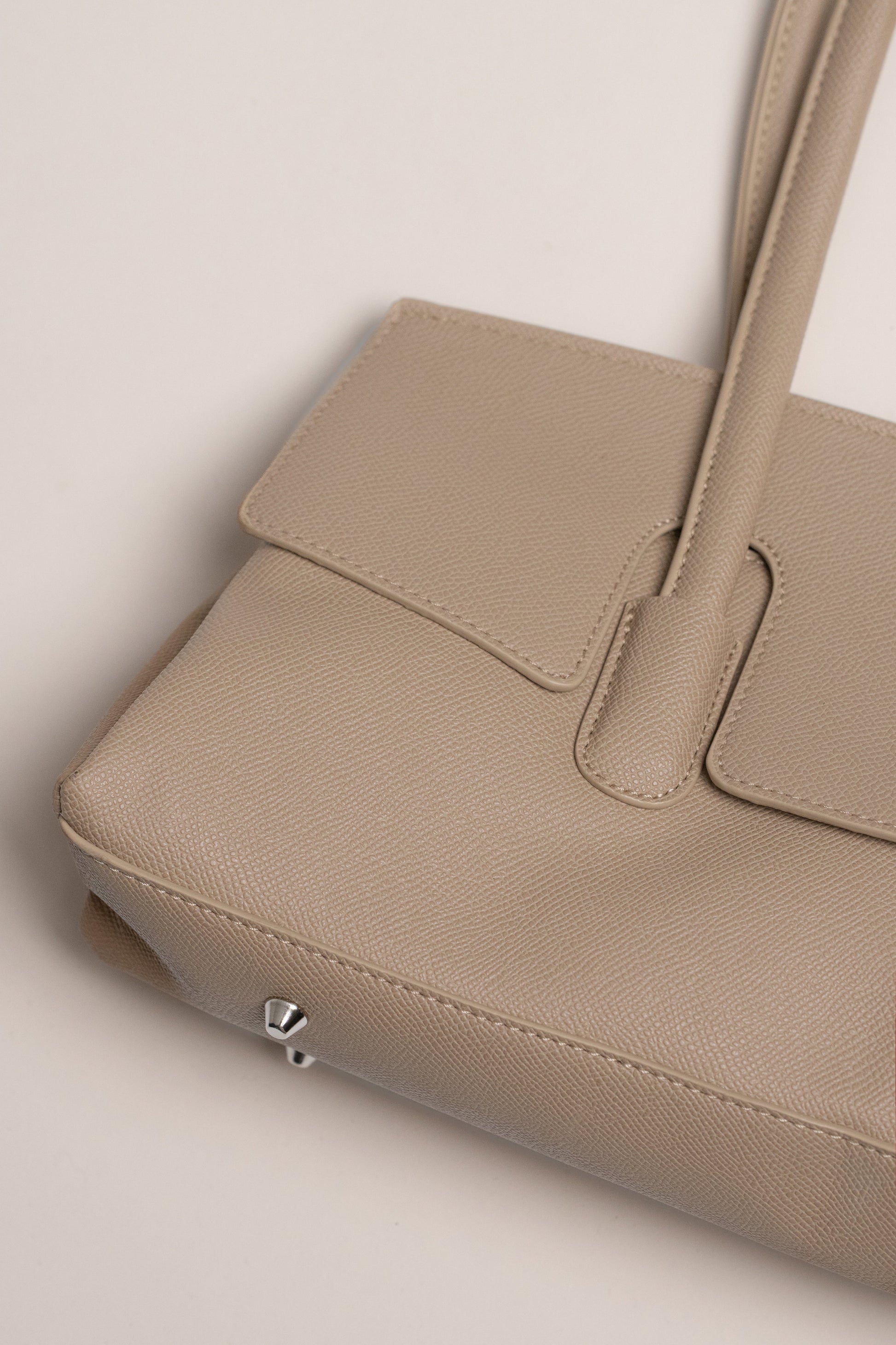 Beige Weekend Shoulder Bag JLUXLABEL