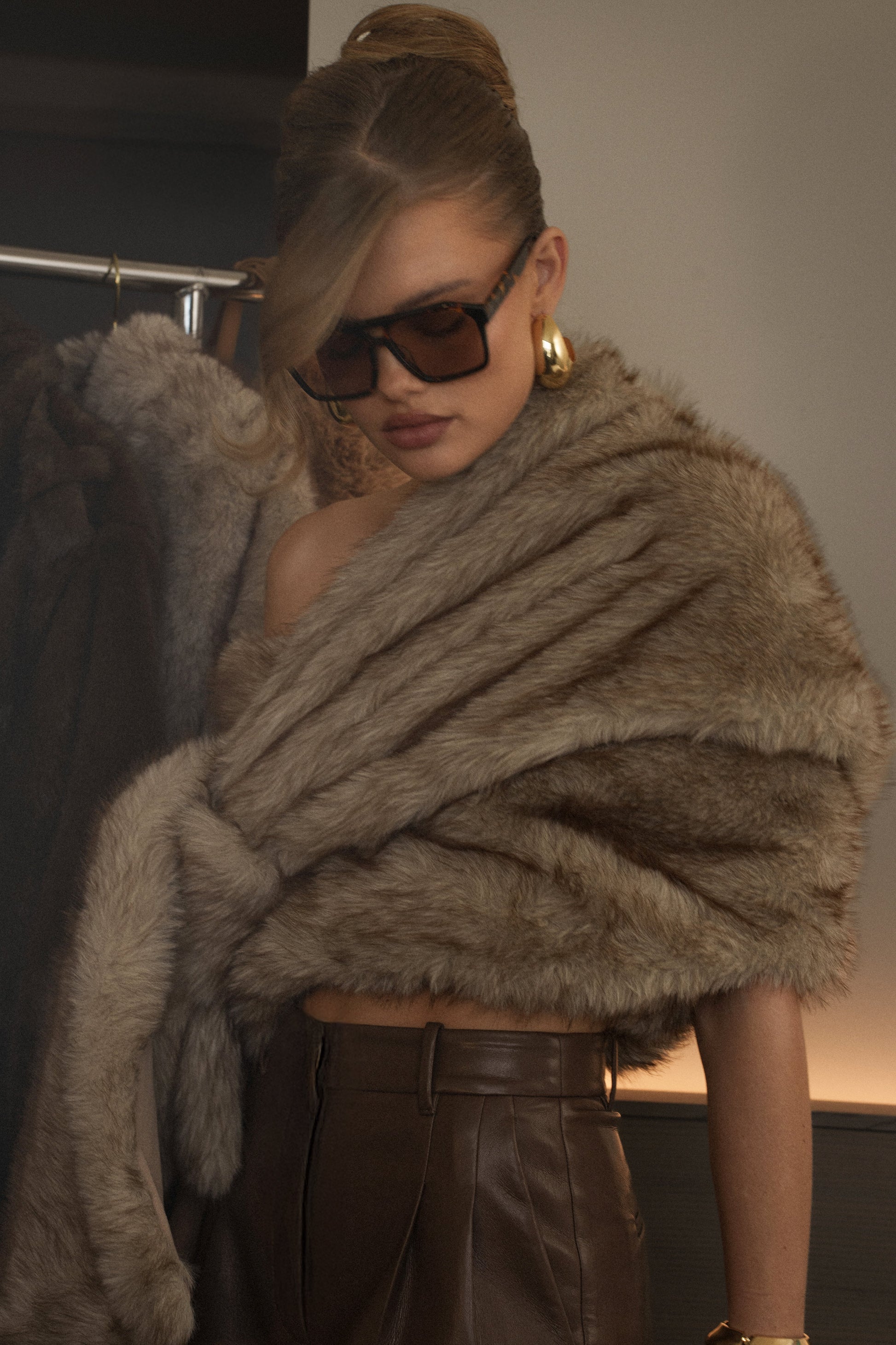 Ivory/Brown Winter Bliss Faux Fur Wrap NEWFASHIONEDGE