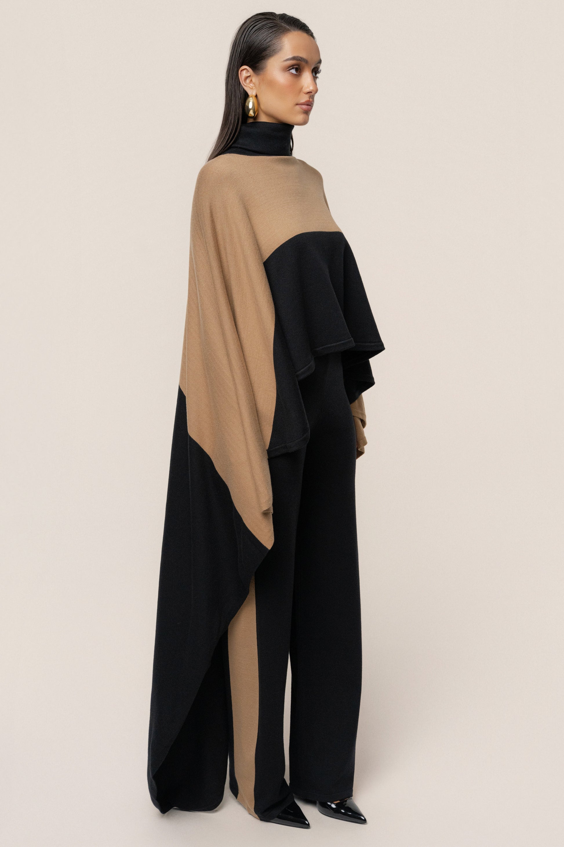 Black Chasing Fall Contrast Top JLUXLABEL