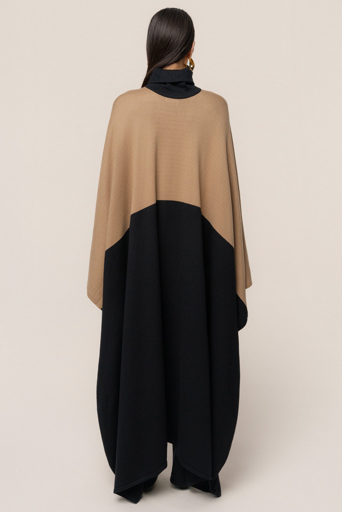 Black Chasing Fall Contrast Top JLUXLABEL