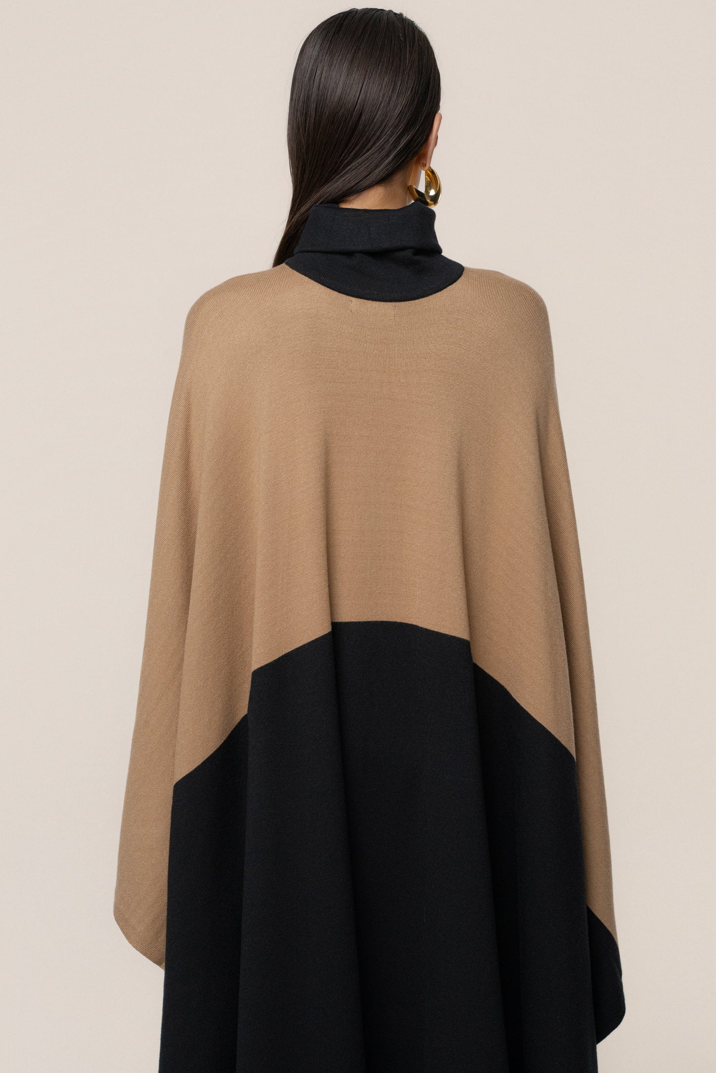 Black Chasing Fall Contrast Top JLUXLABEL