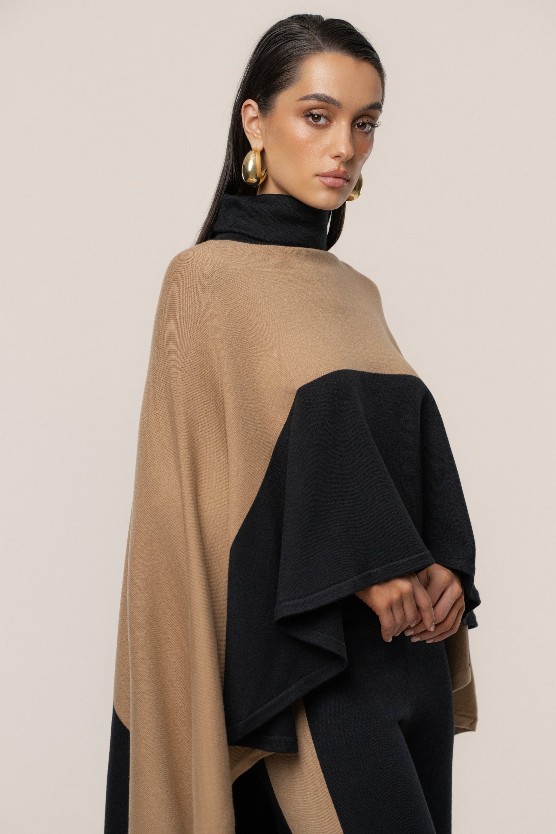 Black Chasing Fall Contrast Top JLUXLABEL