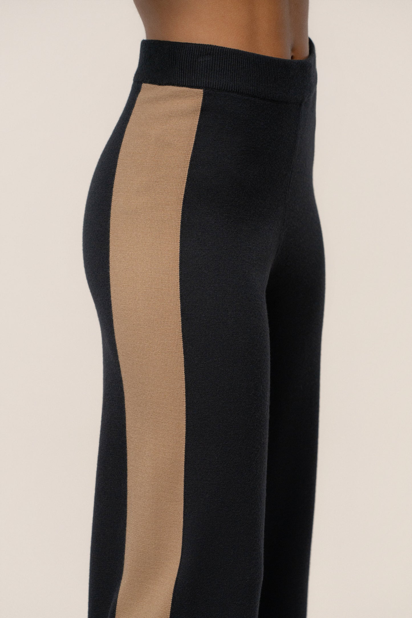 Black Chasing Fall Contrast Pant JLUXLABEL