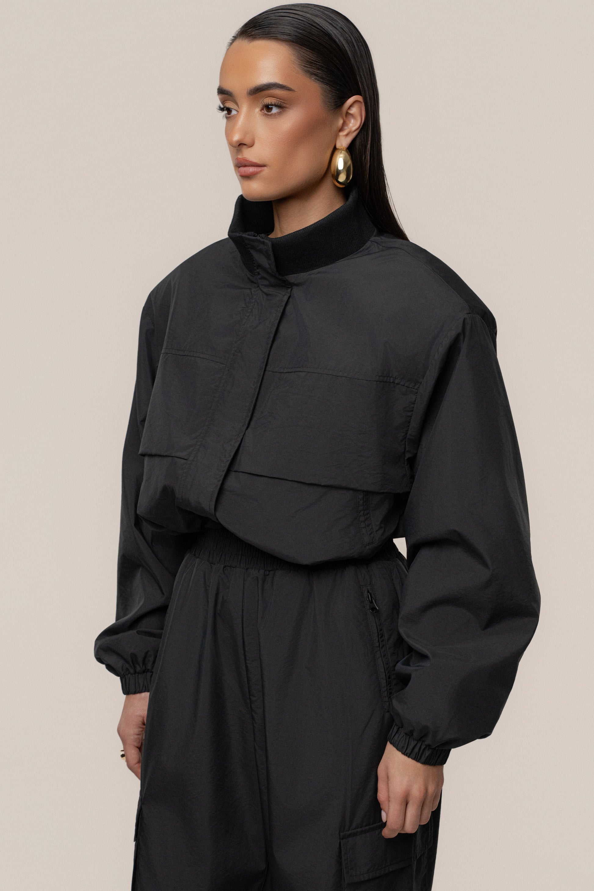 Black Endure Jacket NEWFASHIONEDGE