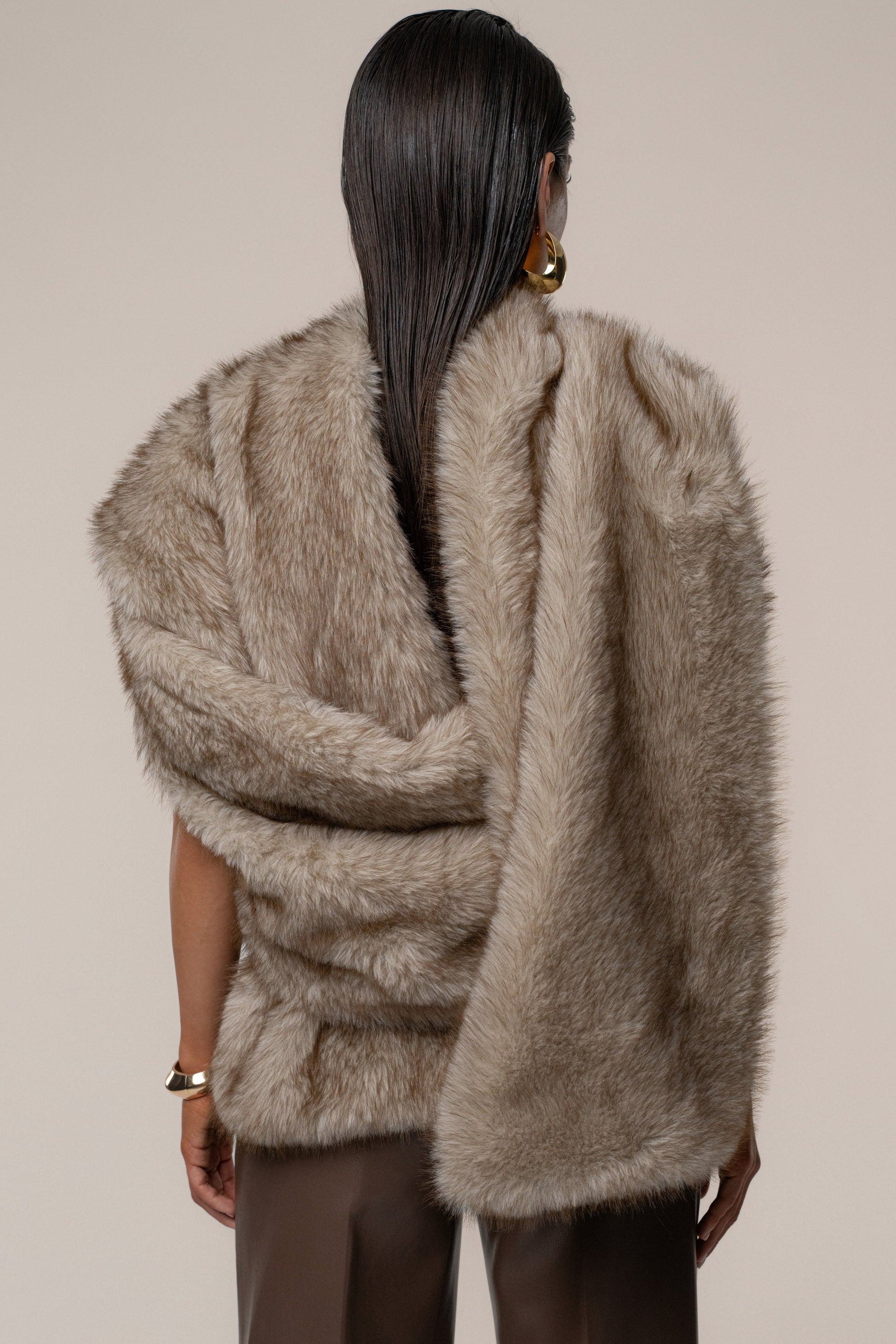 Ivory/Brown Winter Bliss Faux Fur Wrap NEWFASHIONEDGE